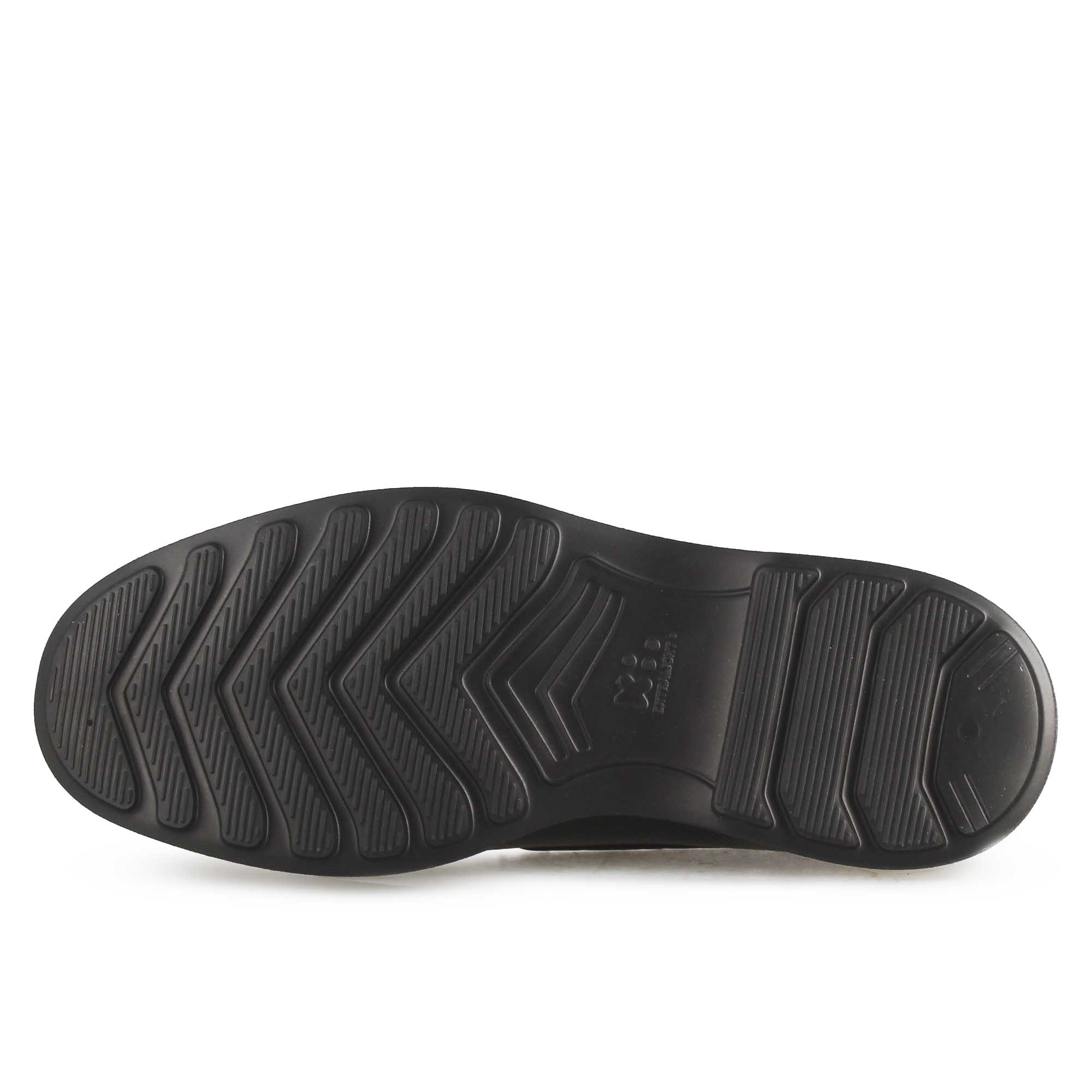 Mocassino da uomo in pelle martellata colore nero e suola in gomma