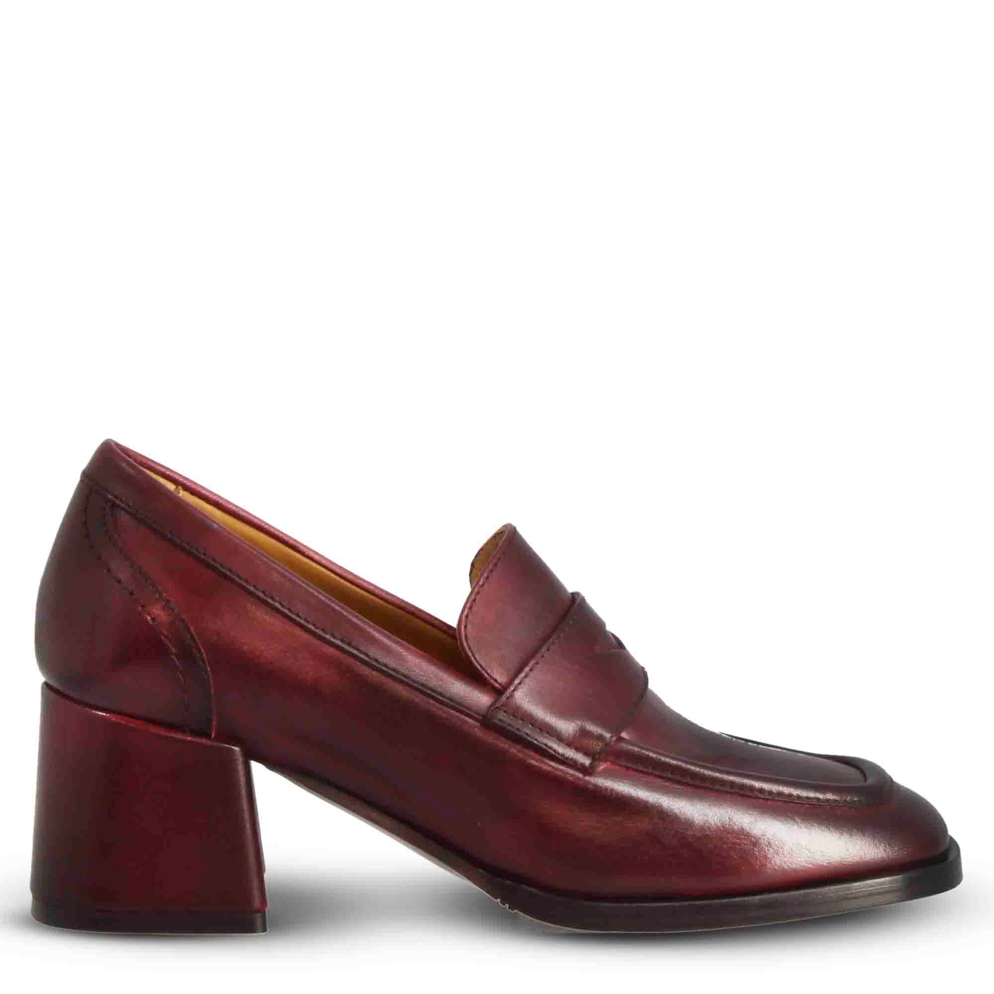 Mocassino tacco alto da donna in pelle colore bordeaux