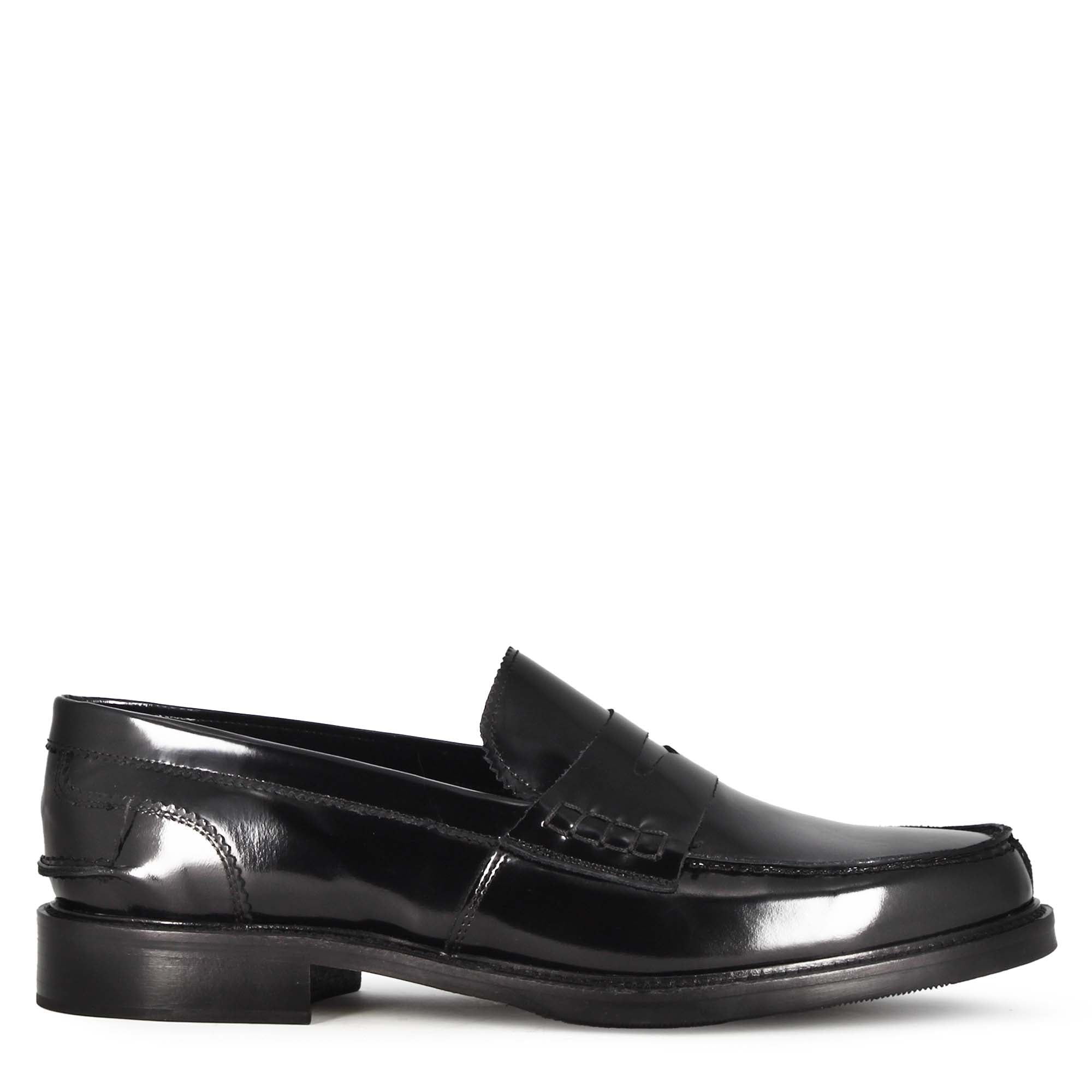 Classic men's moccasin in shiny black leather