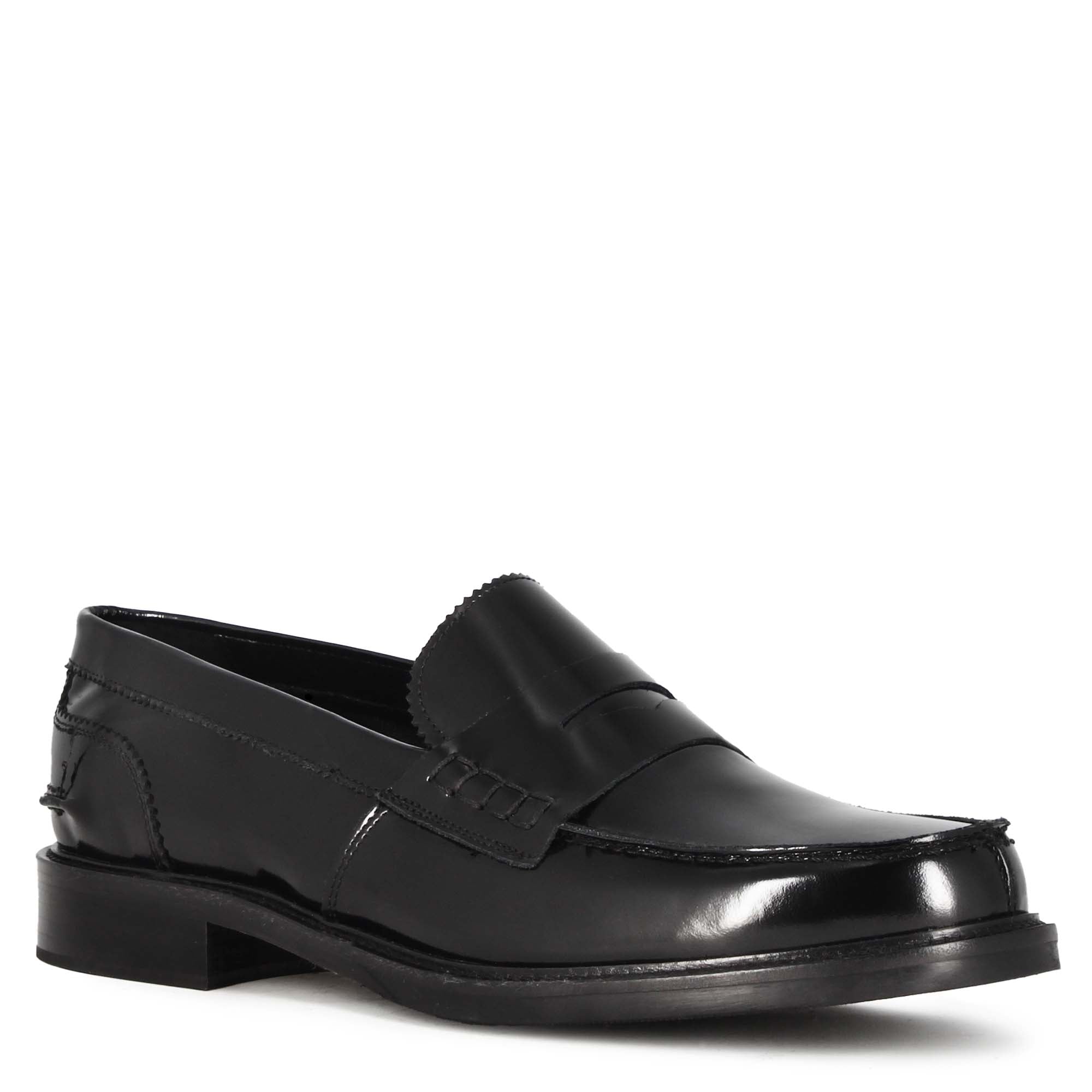 Classic men's moccasin in shiny black leather