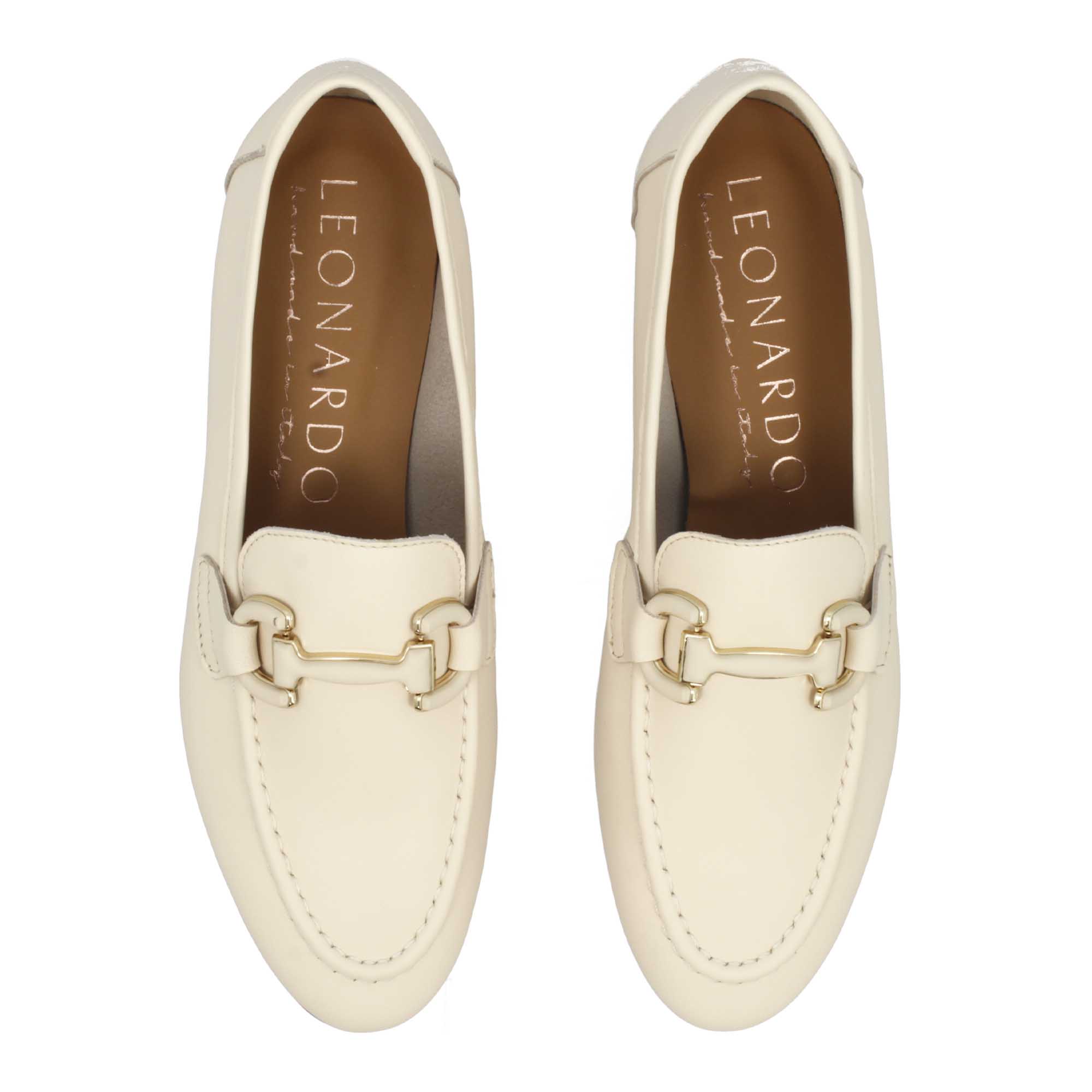 Mocassin souple fait main pour femme en cuir beige