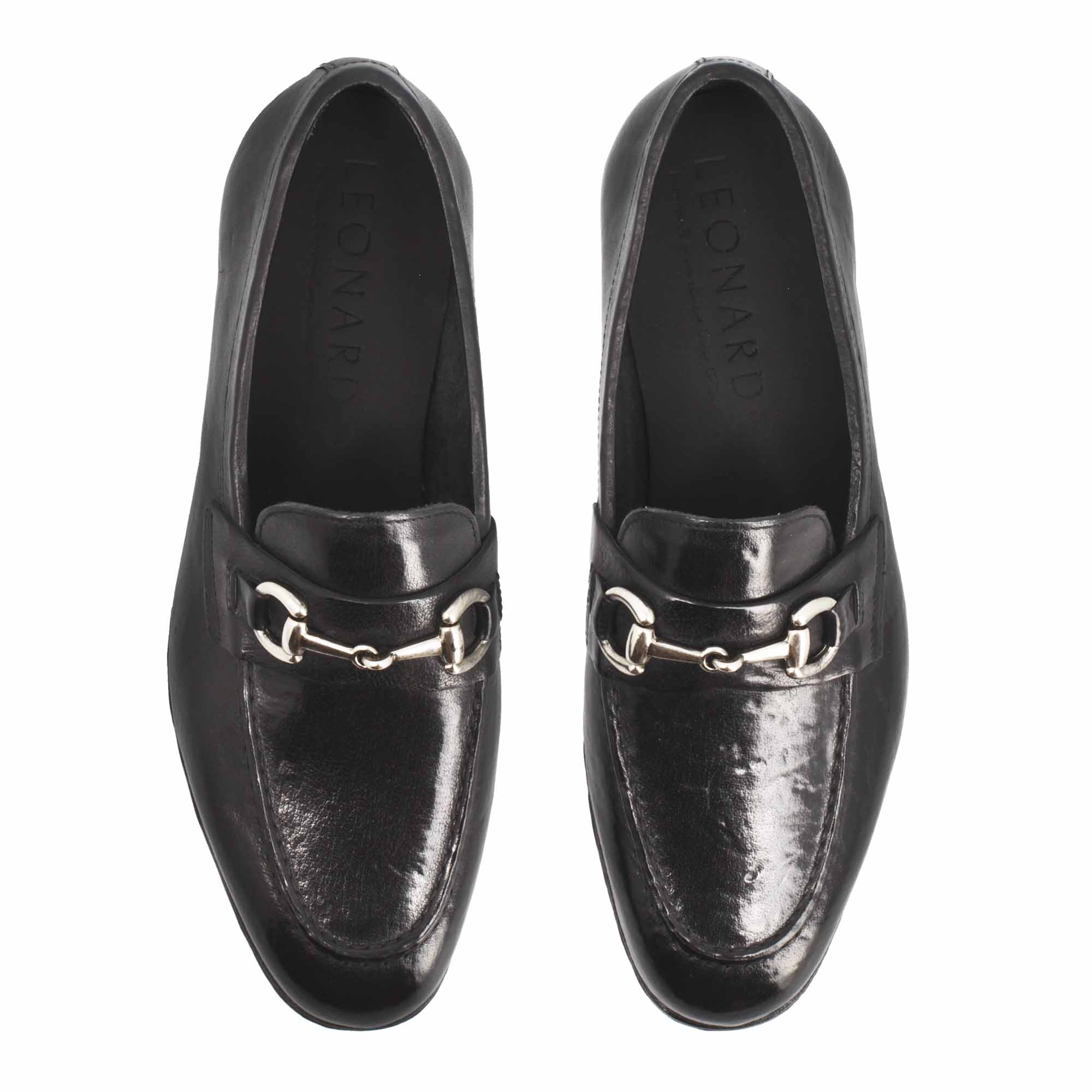 Mocassin noir pour homme fait main avec boucle en cuir fin