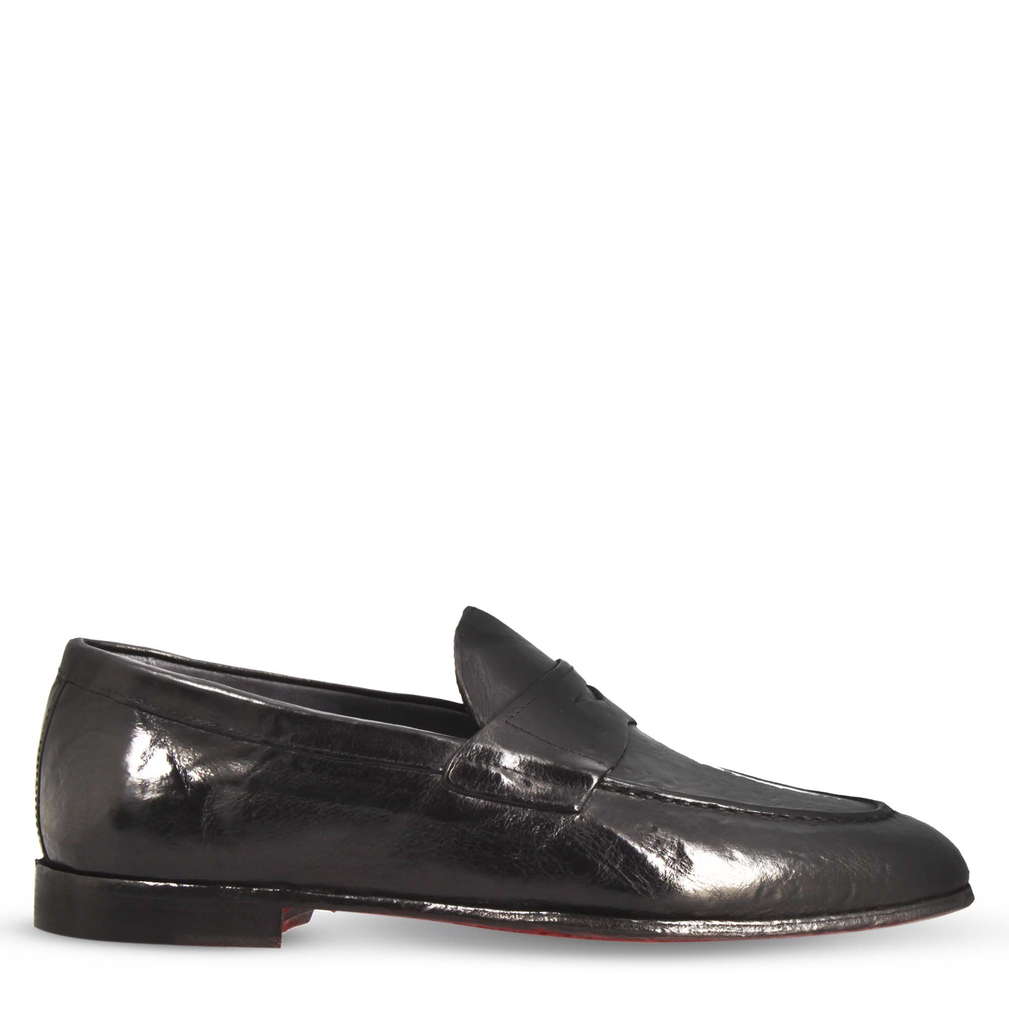 Handcrafted black moccasin for men in fine leather