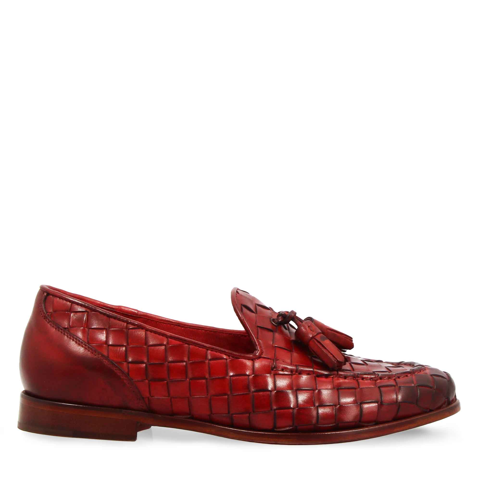 Mocassins pour femme faits main en cuir tressé rouge avec pompons