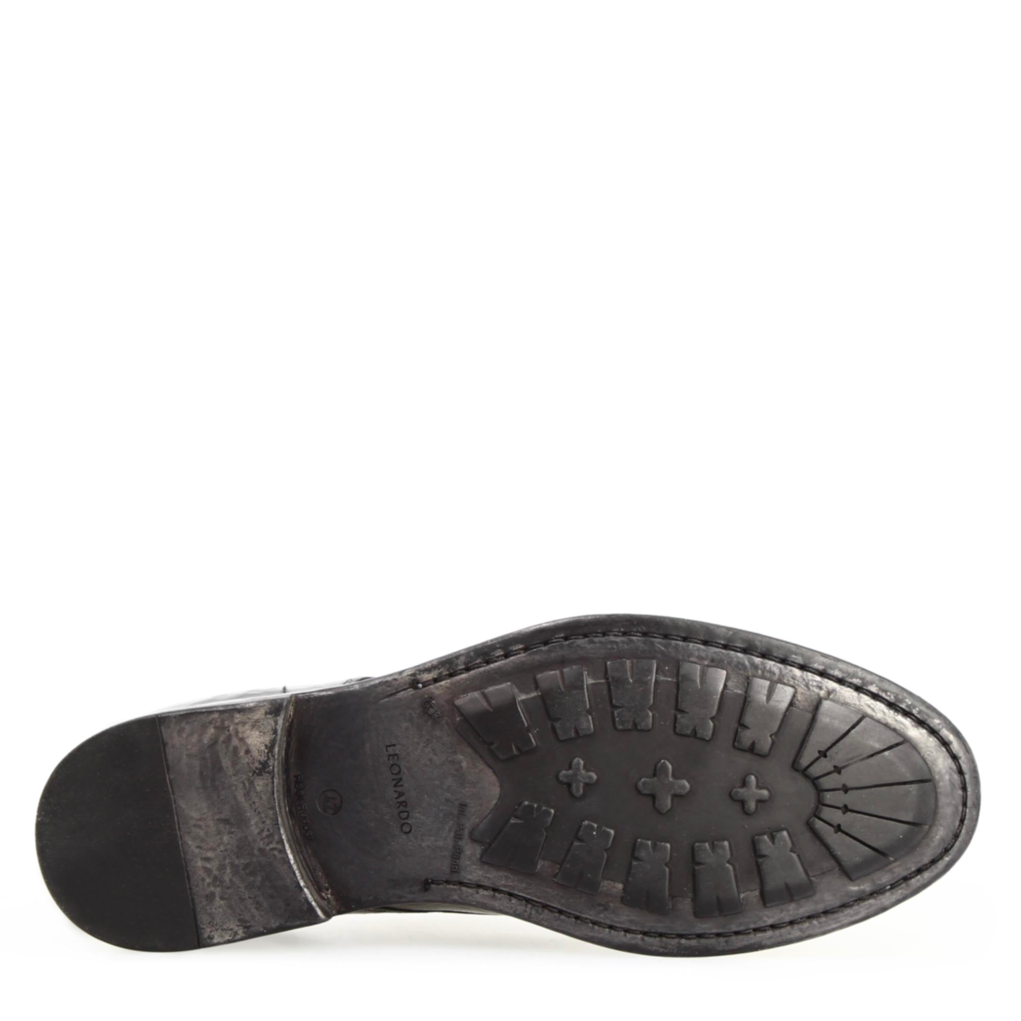 Modern men's derby in black fine leather