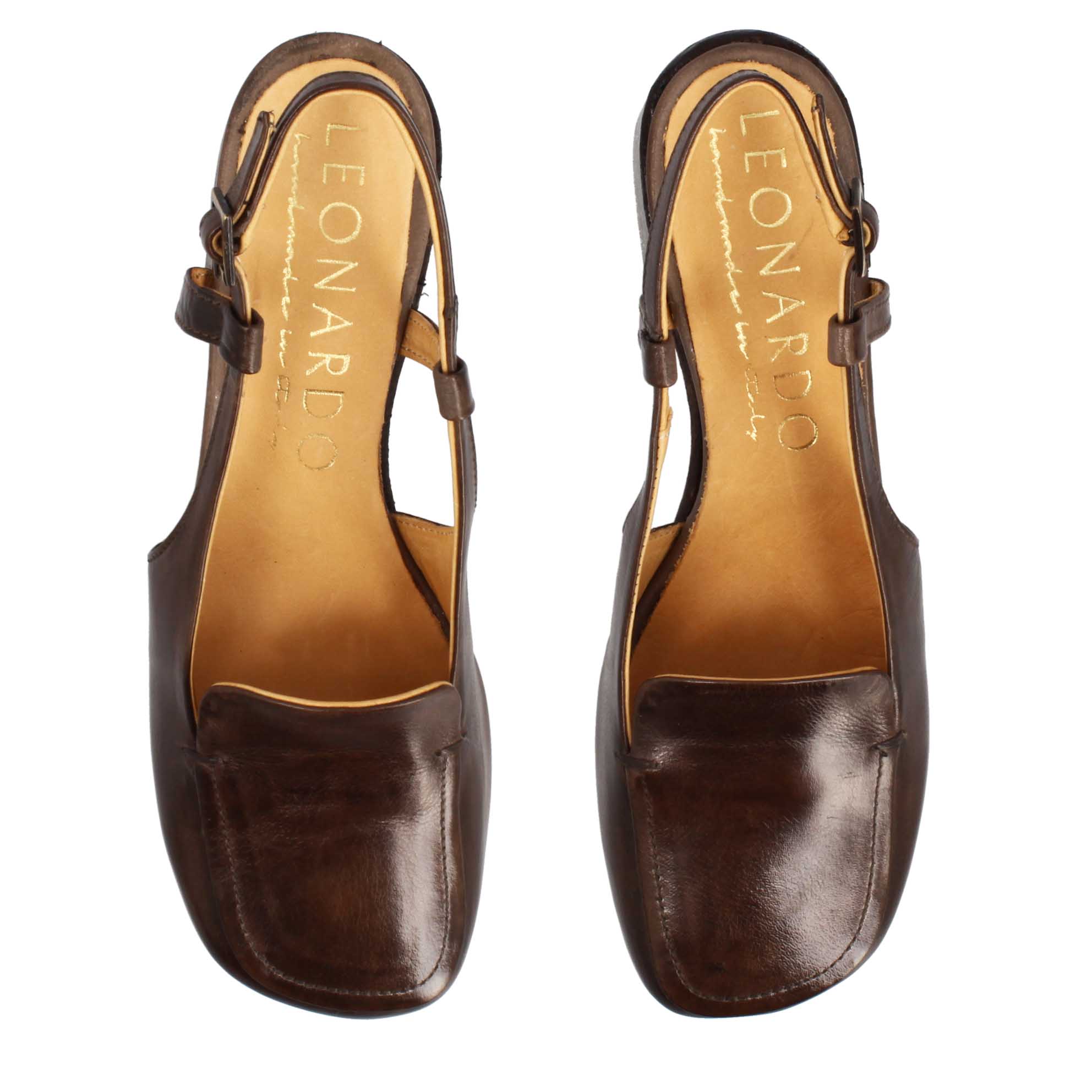 Sandale à bout carré en cuir marron foncé pour femme fabriquée à la main