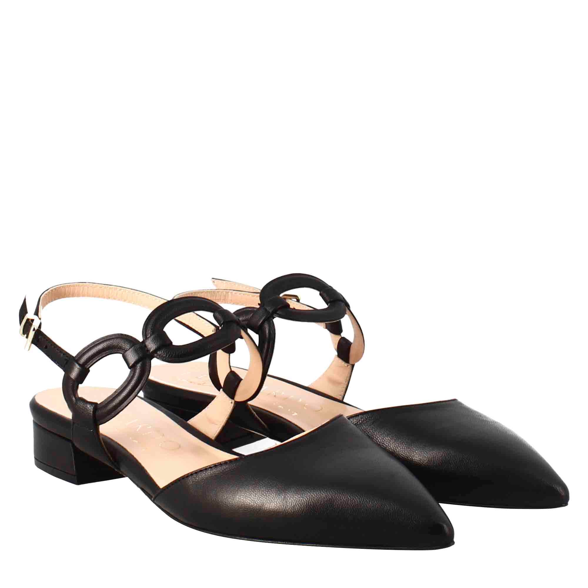Woman's pointed toe medium heel closed sandal in black leather