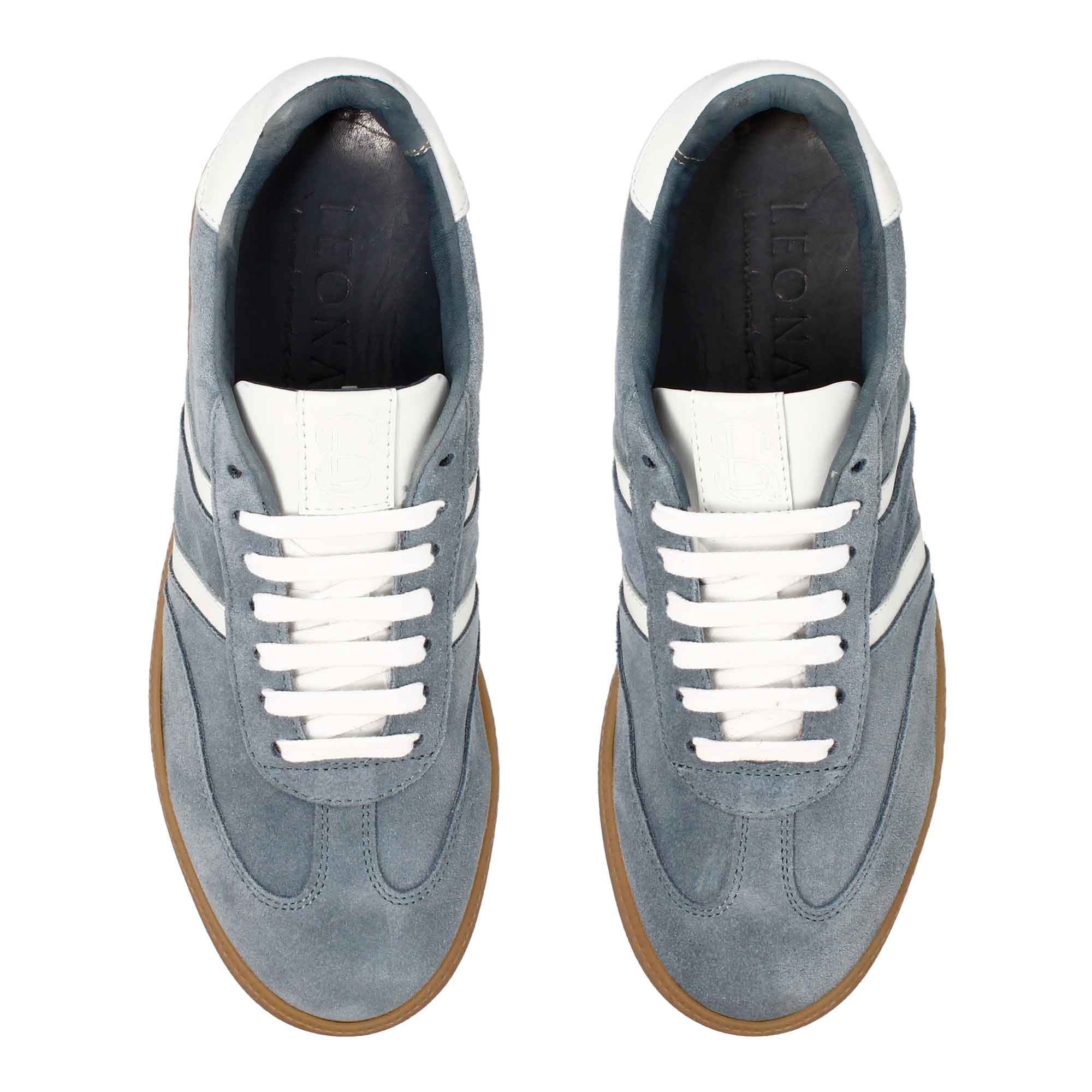 Sneaker artigianale da donna in pelle scamosciata celeste