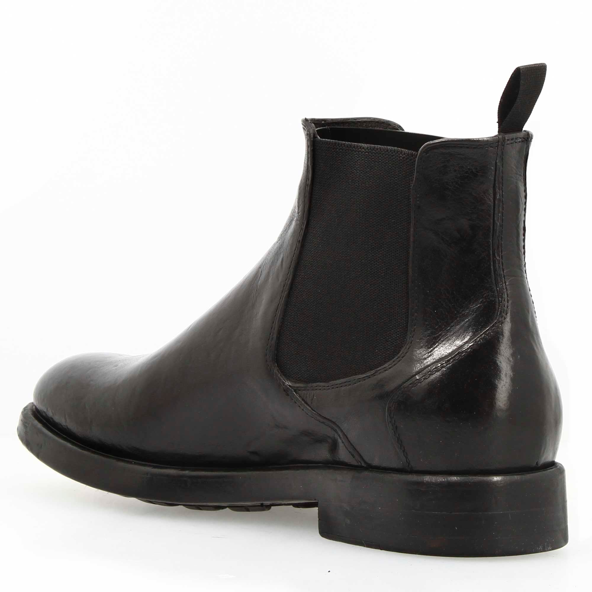Men's modern black Chelsea boot
