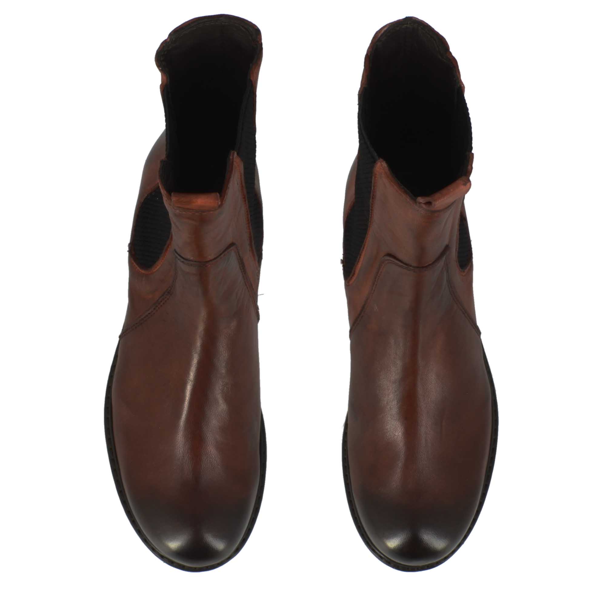 Women's ankle boot in genuine leather with a vintage effect in brown