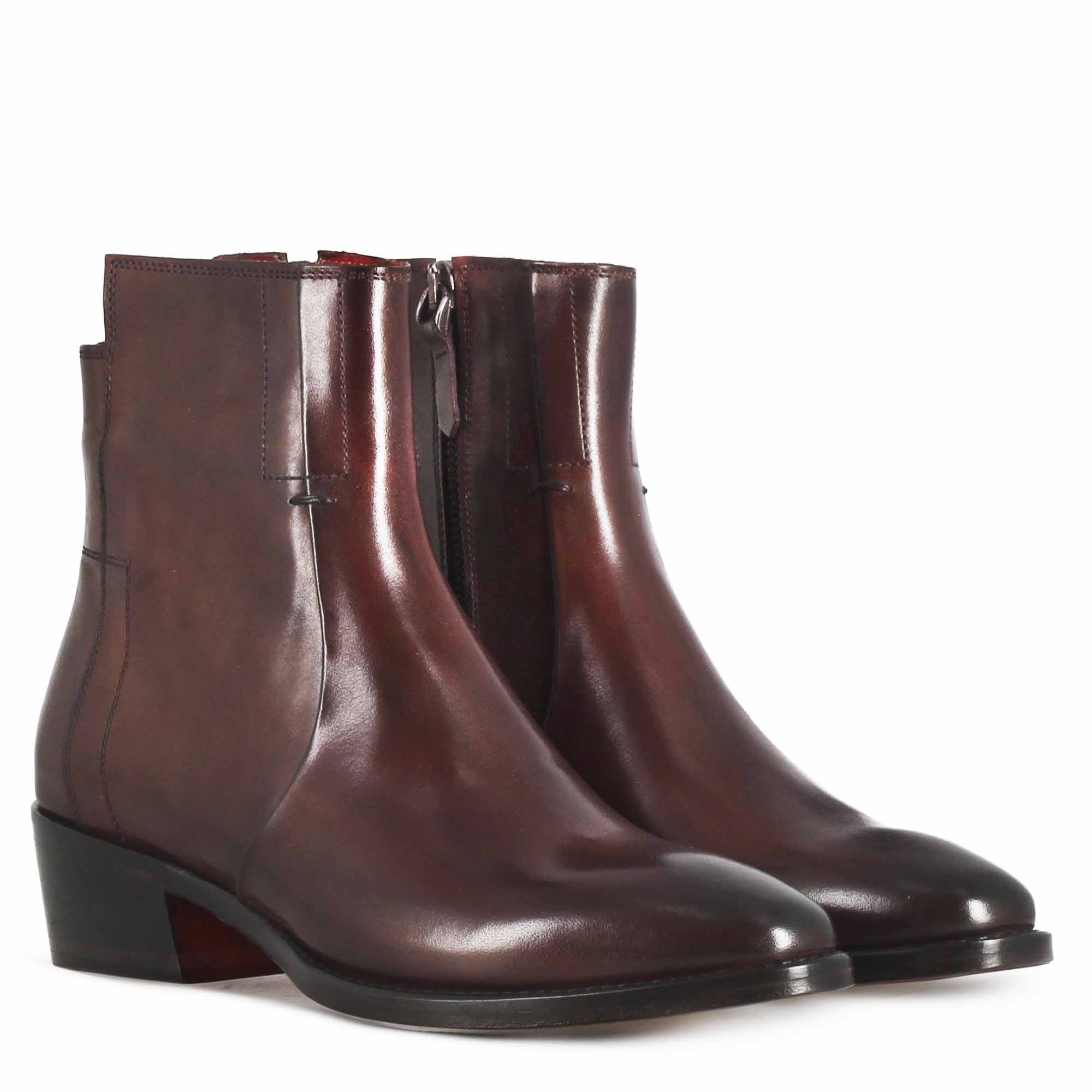 Bottine asymétrique style texan pour femme en cuir bordeaux