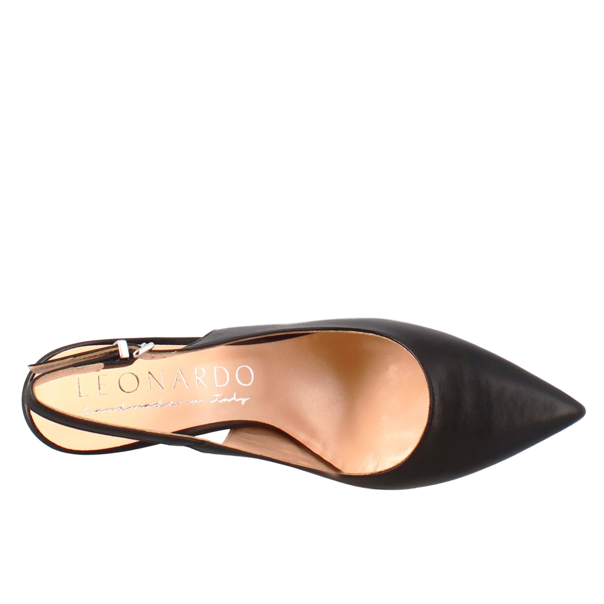 Décolleté with high heels for women in black leather