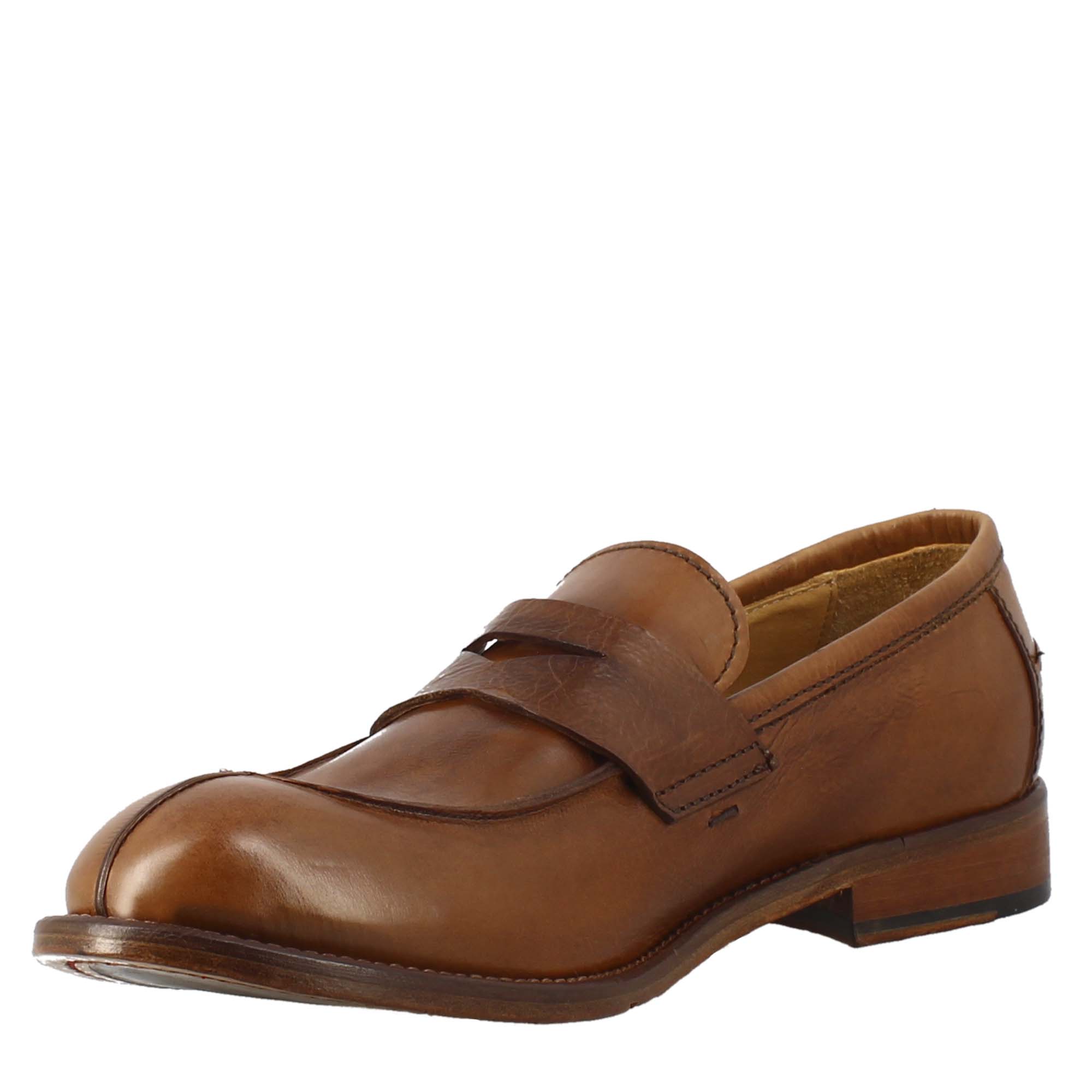 Mocassino beige vintage elegante da uomo in pelle liscia - LeonardoShoes