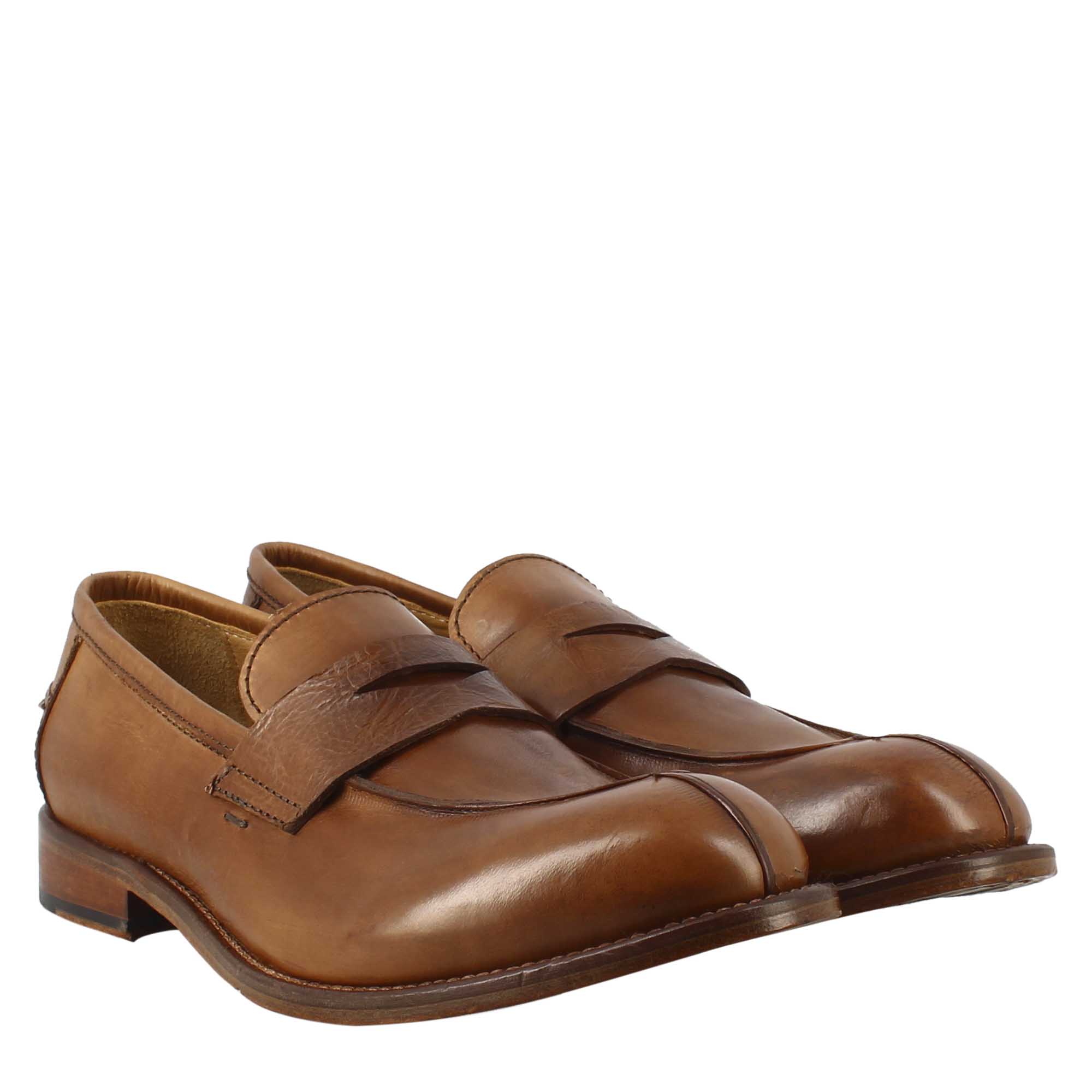 Mocassino beige vintage elegante da uomo in pelle liscia - LeonardoShoes