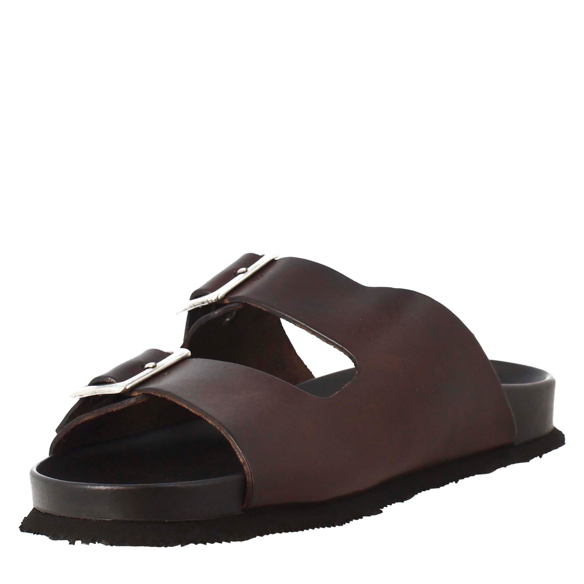 Sandales marron foncé à double boucle pour homme en cuir ouvertes à l'arrière