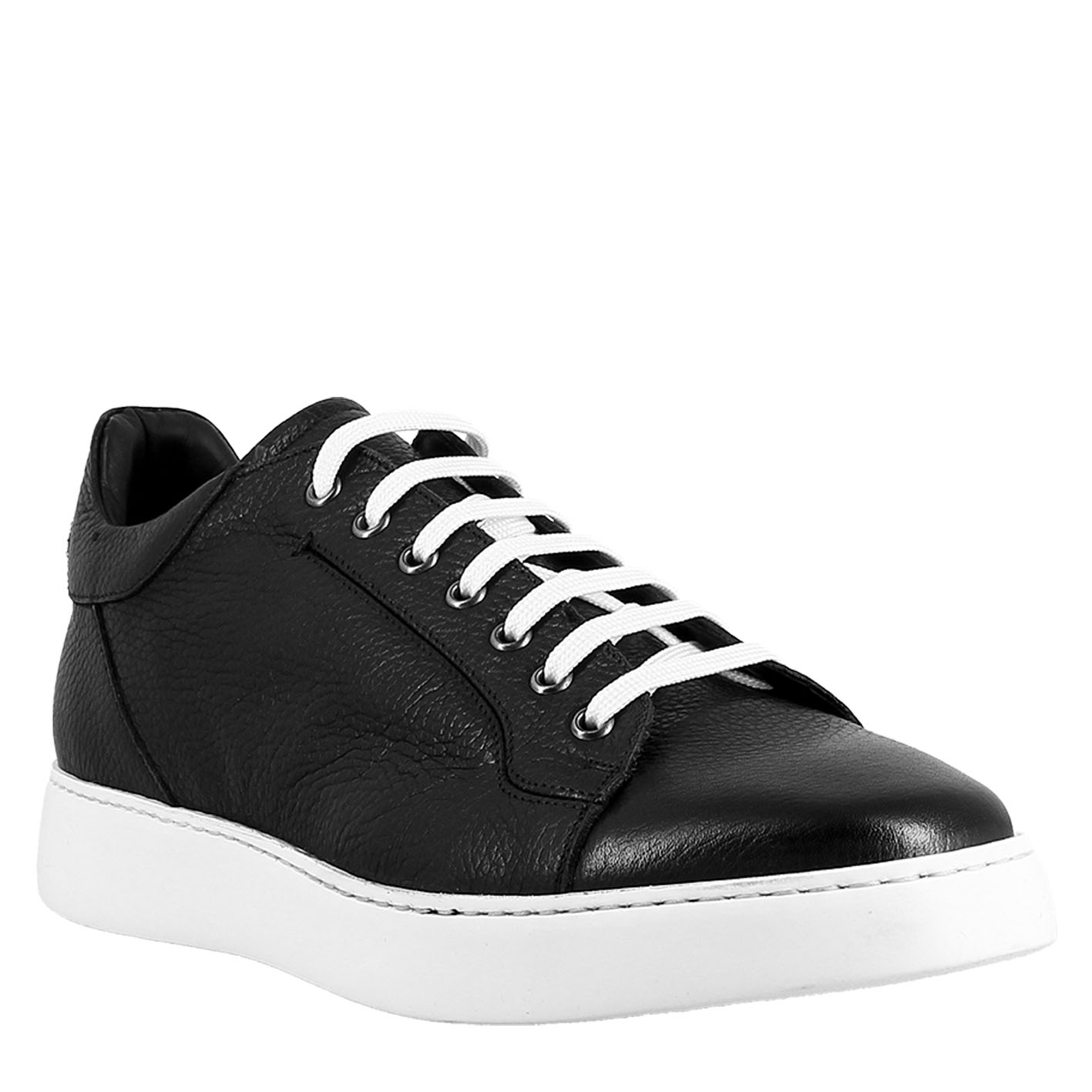 Elegant black sneaker for men in smooth leather