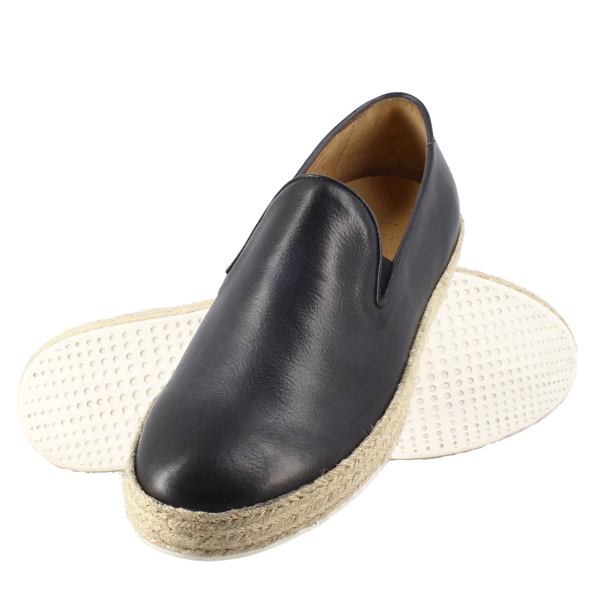 Sneaker blu elegante da uomo in pelle liscia