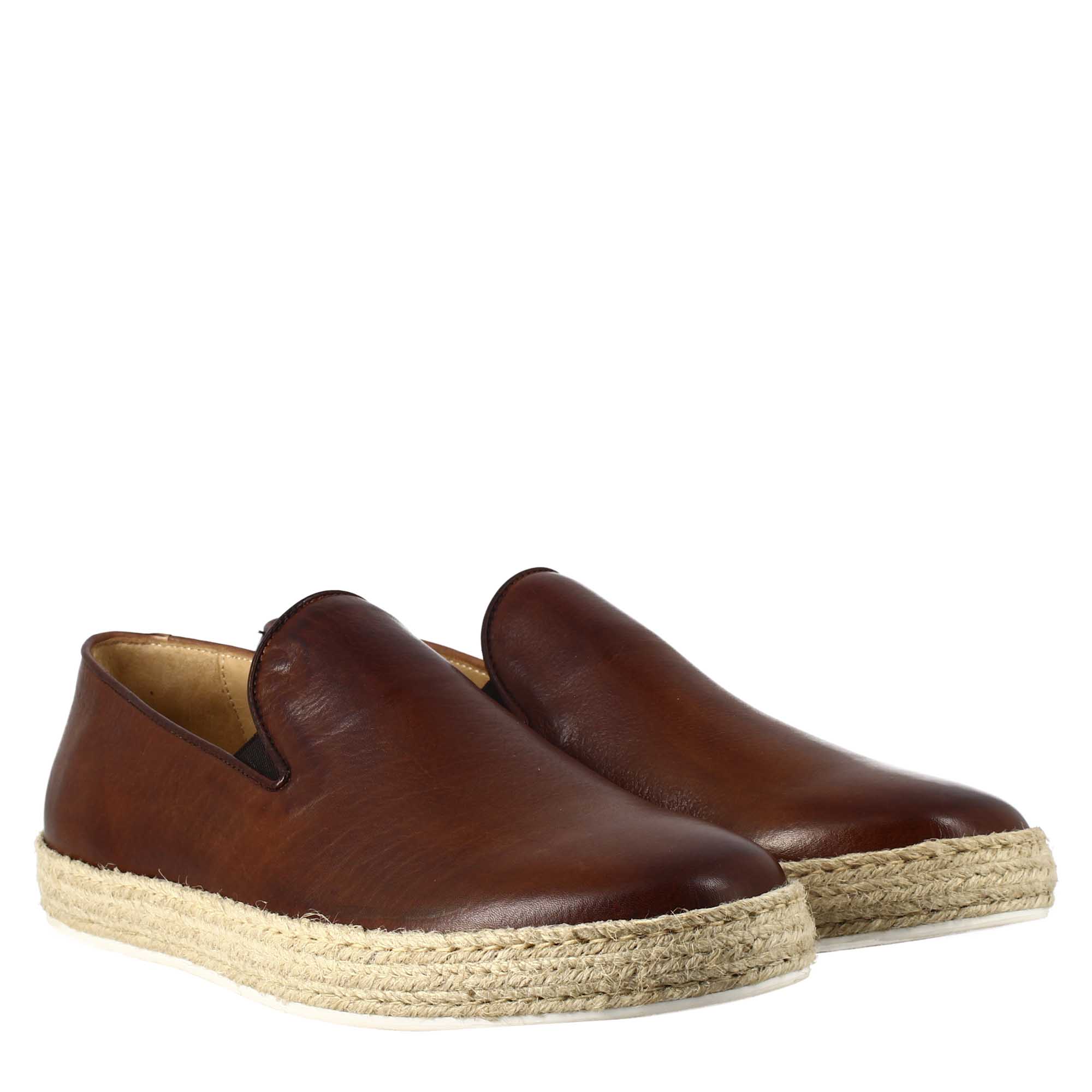 Sneaker marrone brandy elegante da uomo in pelle liscia - LeonardoShoes