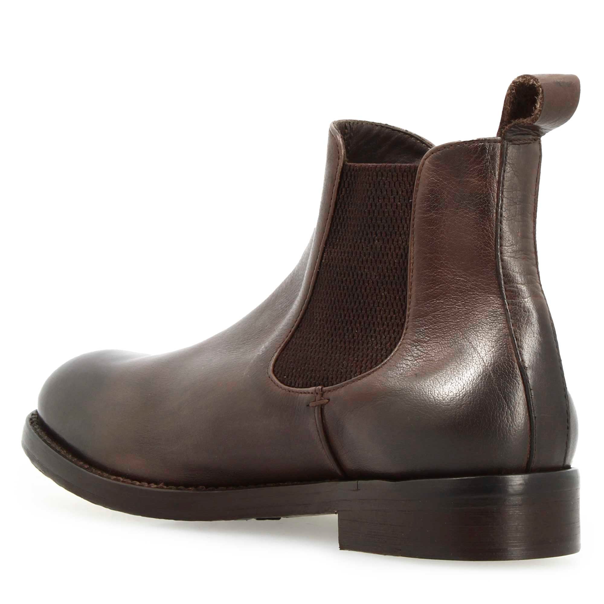 Men's Chelsea Diver boot in dark brown washed leather