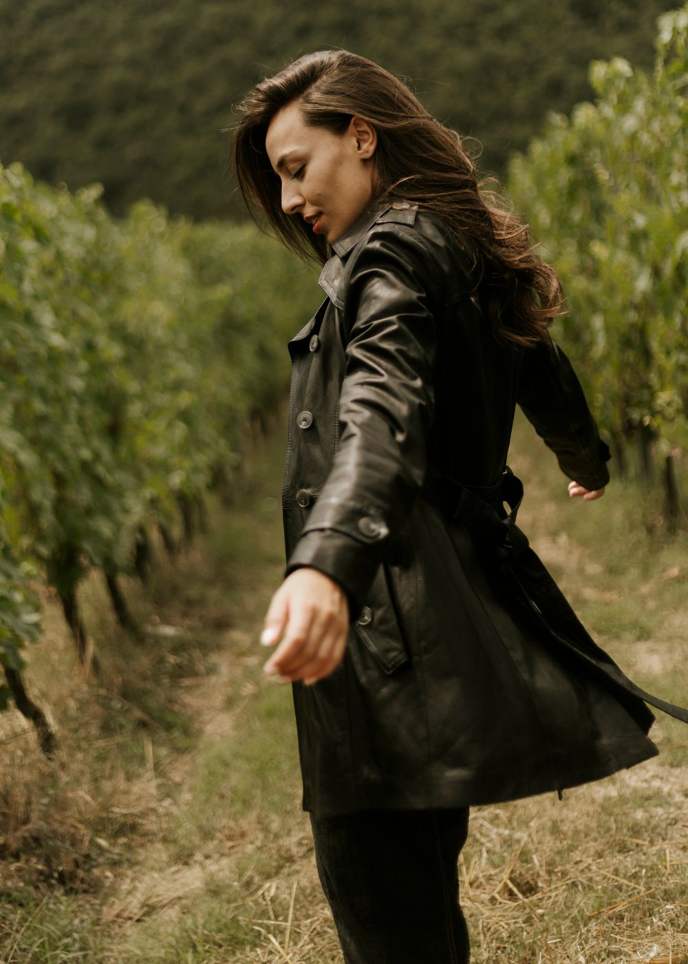 Giacca da donna stile trench in pelle alta qualità colore nero