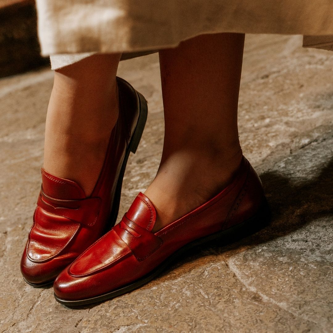 Handmade women's loafers in red leather