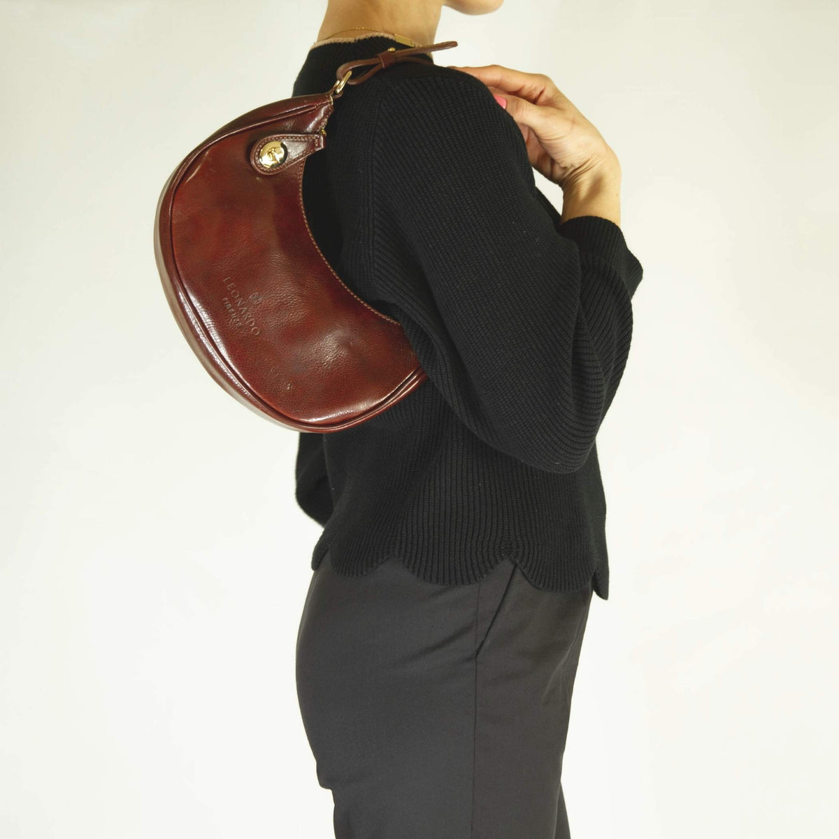 Jane shoulder bag in brown leather with removable shoulder strap