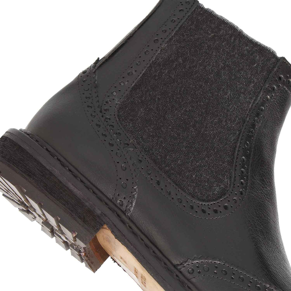 Basilio Herren Chelsea Boot im Budapester-Stil in Schwarz