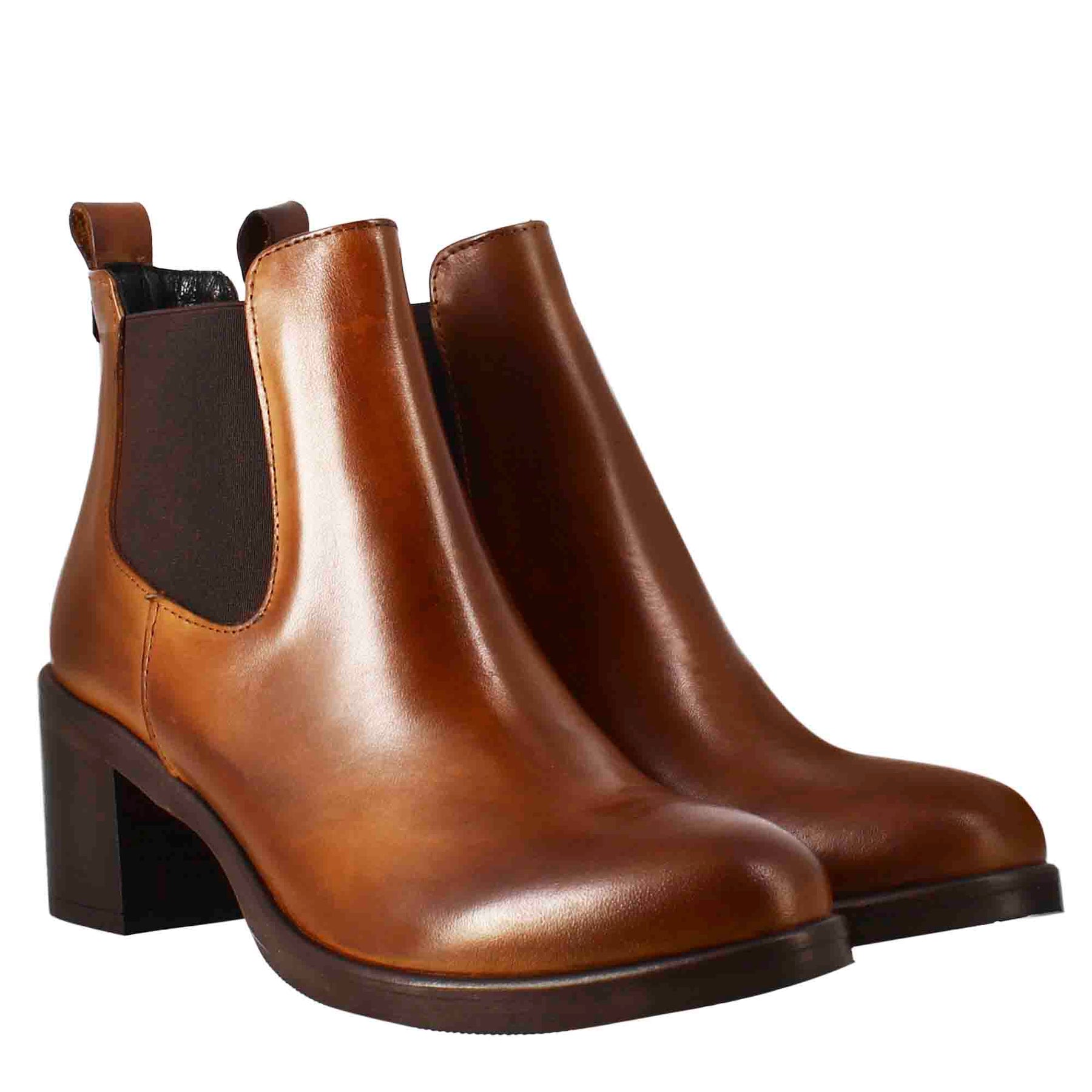 Smooth women's Chelsea with medium heel in brown leather