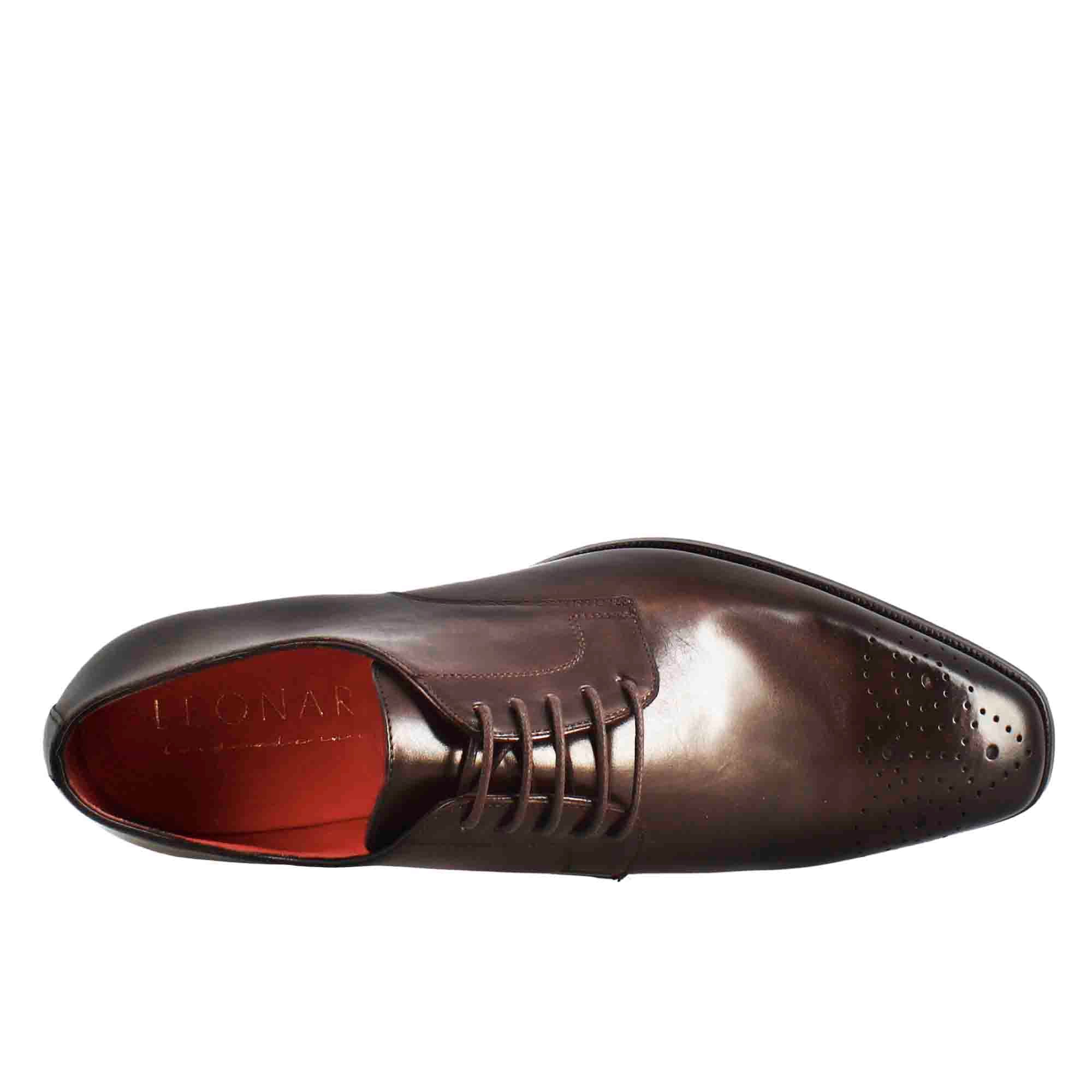 Men's derby in dark brown leather with square toe with design