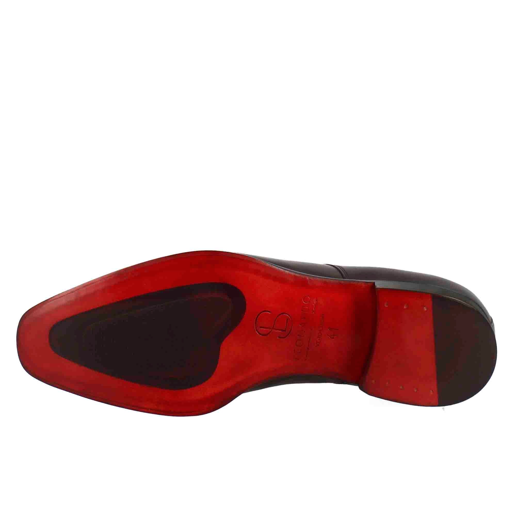 Men's derby in dark brown leather with square toe with design