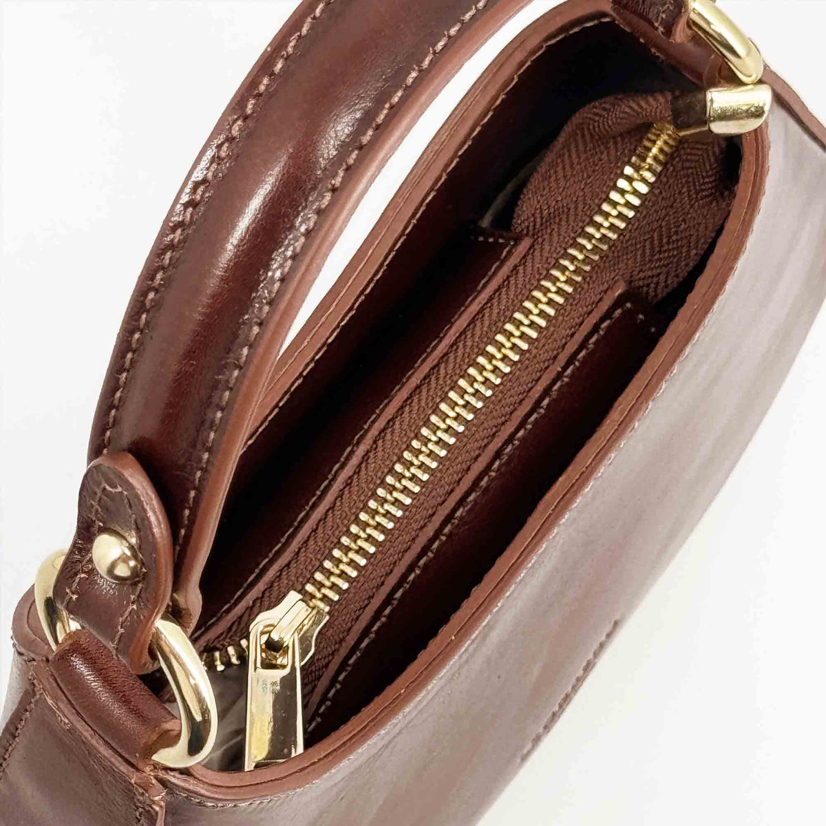 Isotta S - Mini sac demi-lune en cuir marron châtaigne