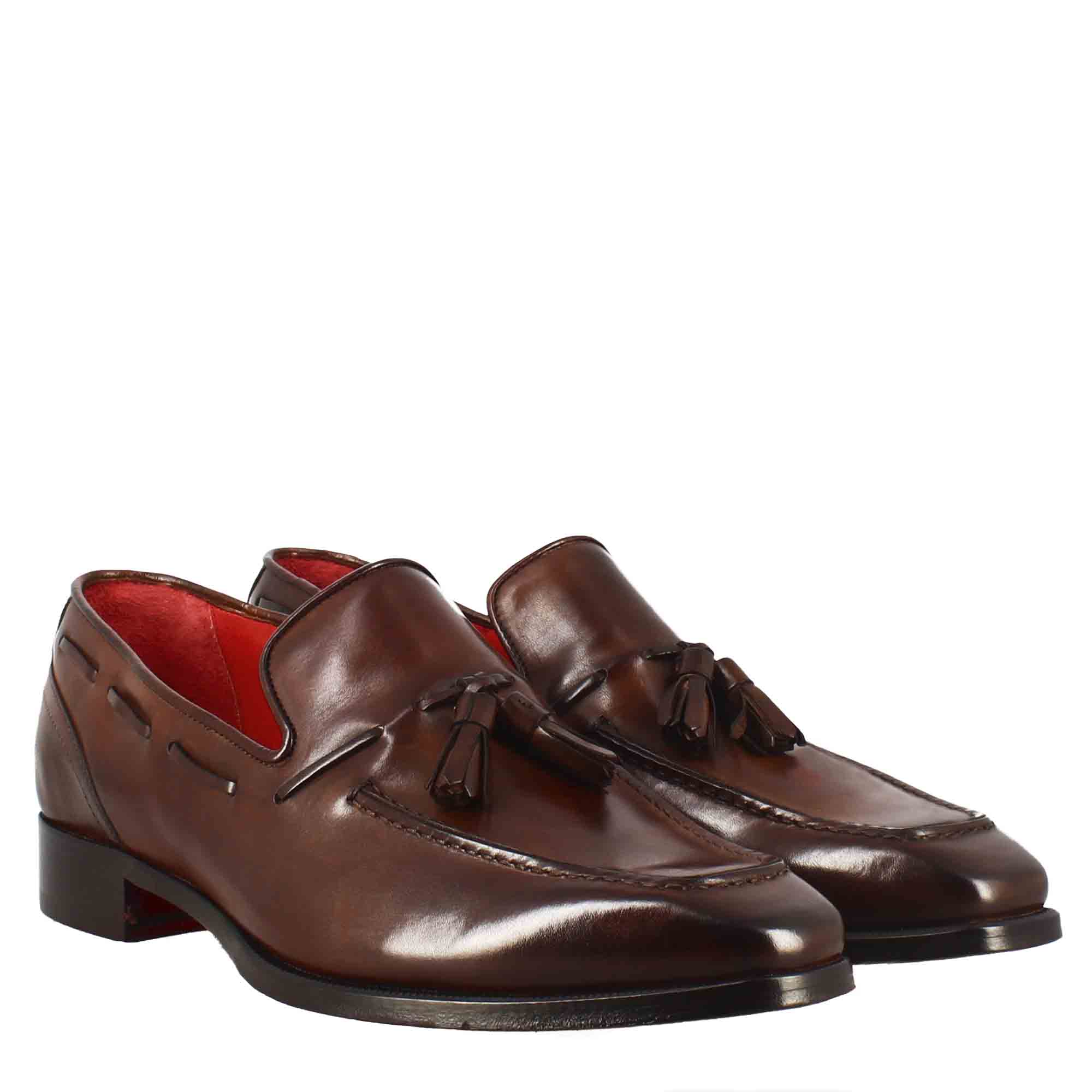 Mocassins à pompon en cuir marron pour hommes avec bout carré