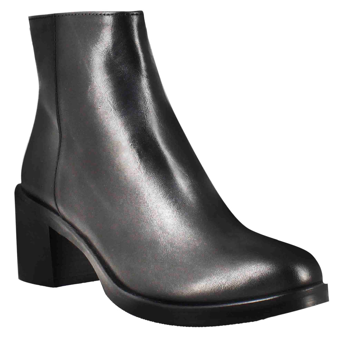 Women's smooth ankle boot with medium heel in black color leather