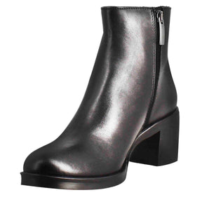 Smooth women's ankle boot with medium heel in black leather