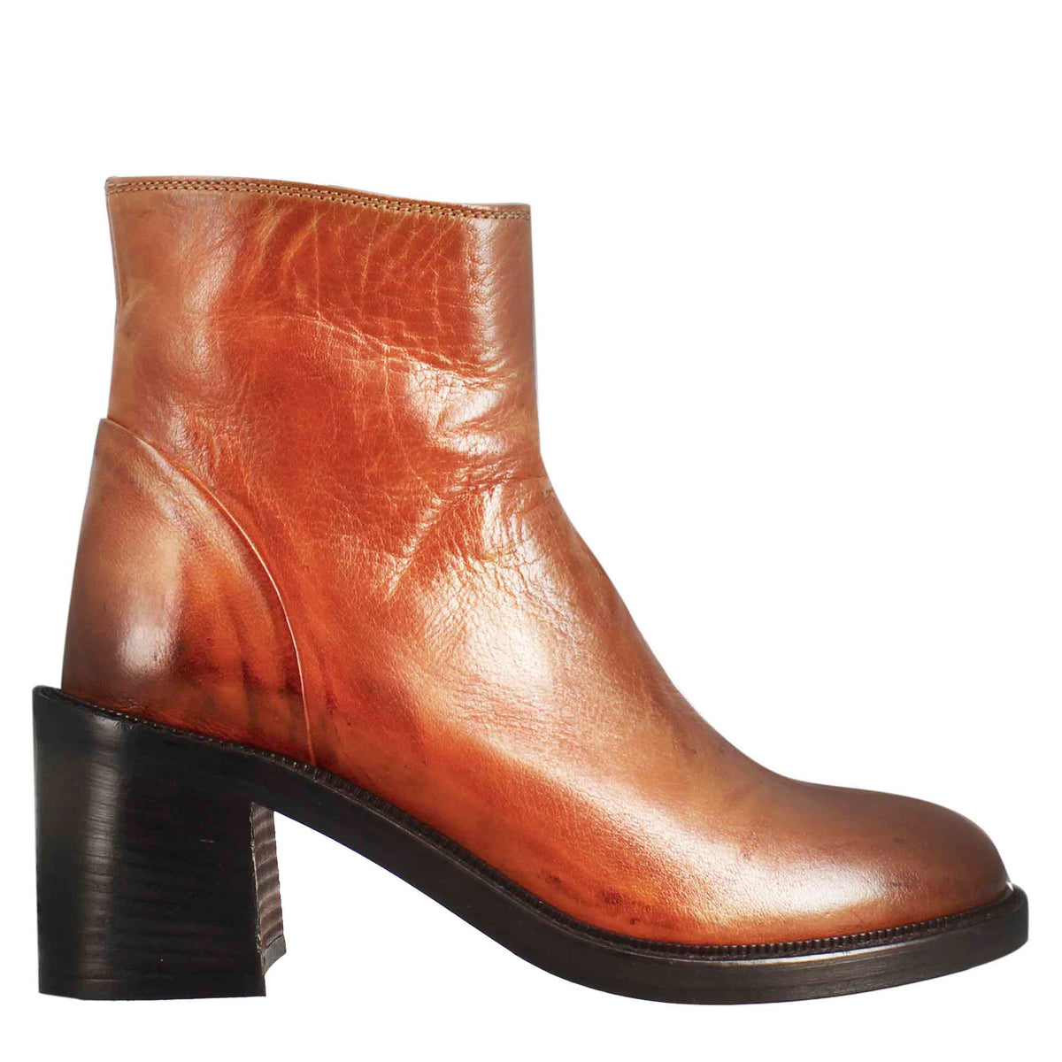 Women's low diver boot with heel in dark brown washed leather