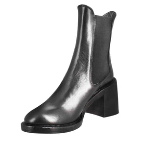 Women's diver chelsea boot with heel in black washed leather