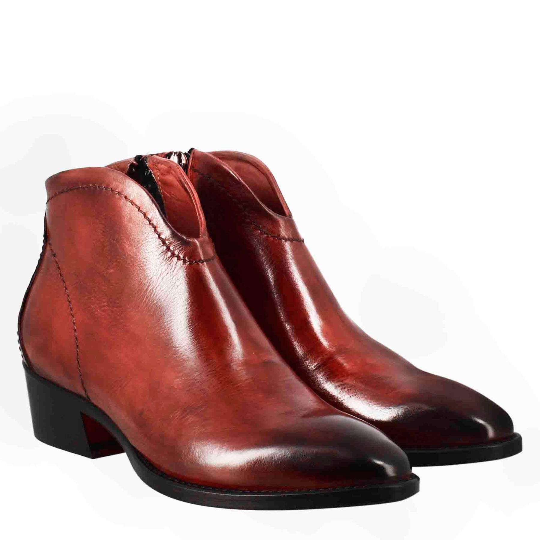 Smooth women's ankle boot with medium heel in red leather