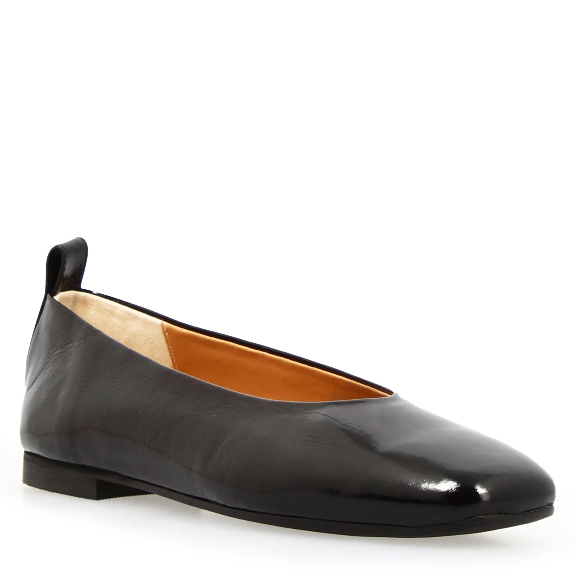 Women's handmade ballerina flat in black shiny leather