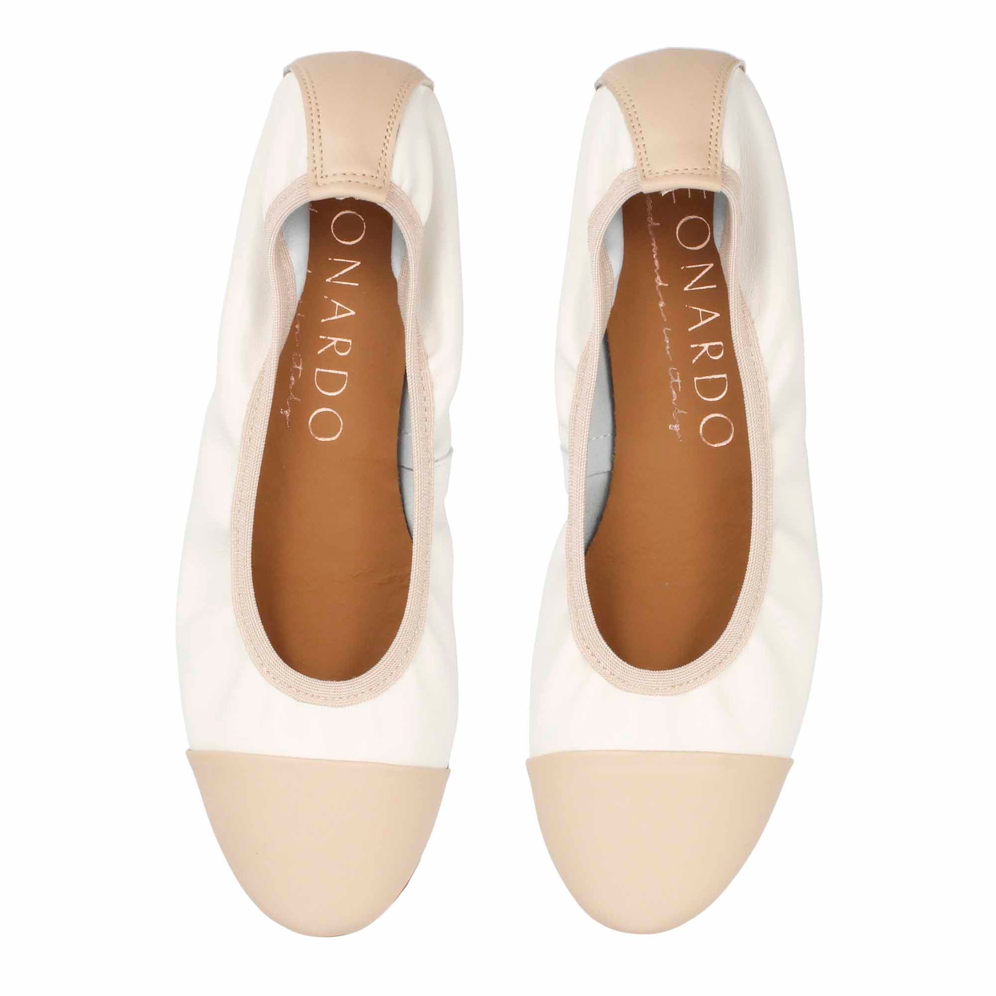 Ballerine à talon bas faite main blanche et rose