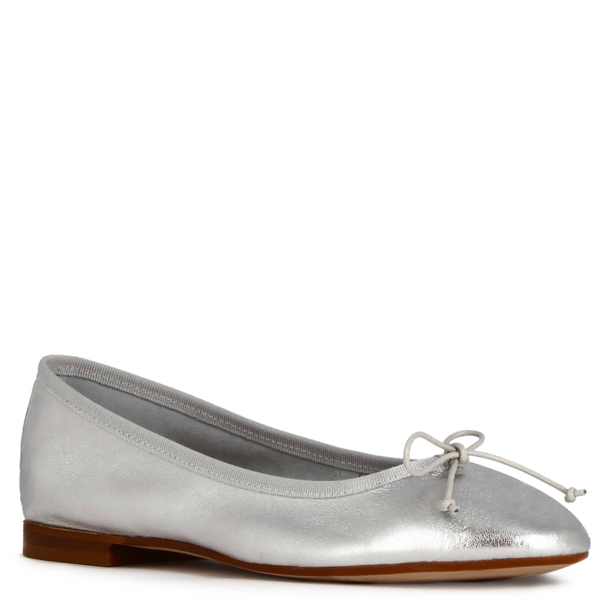 Classic women's ballet flat in silver-coloured laminated leather
