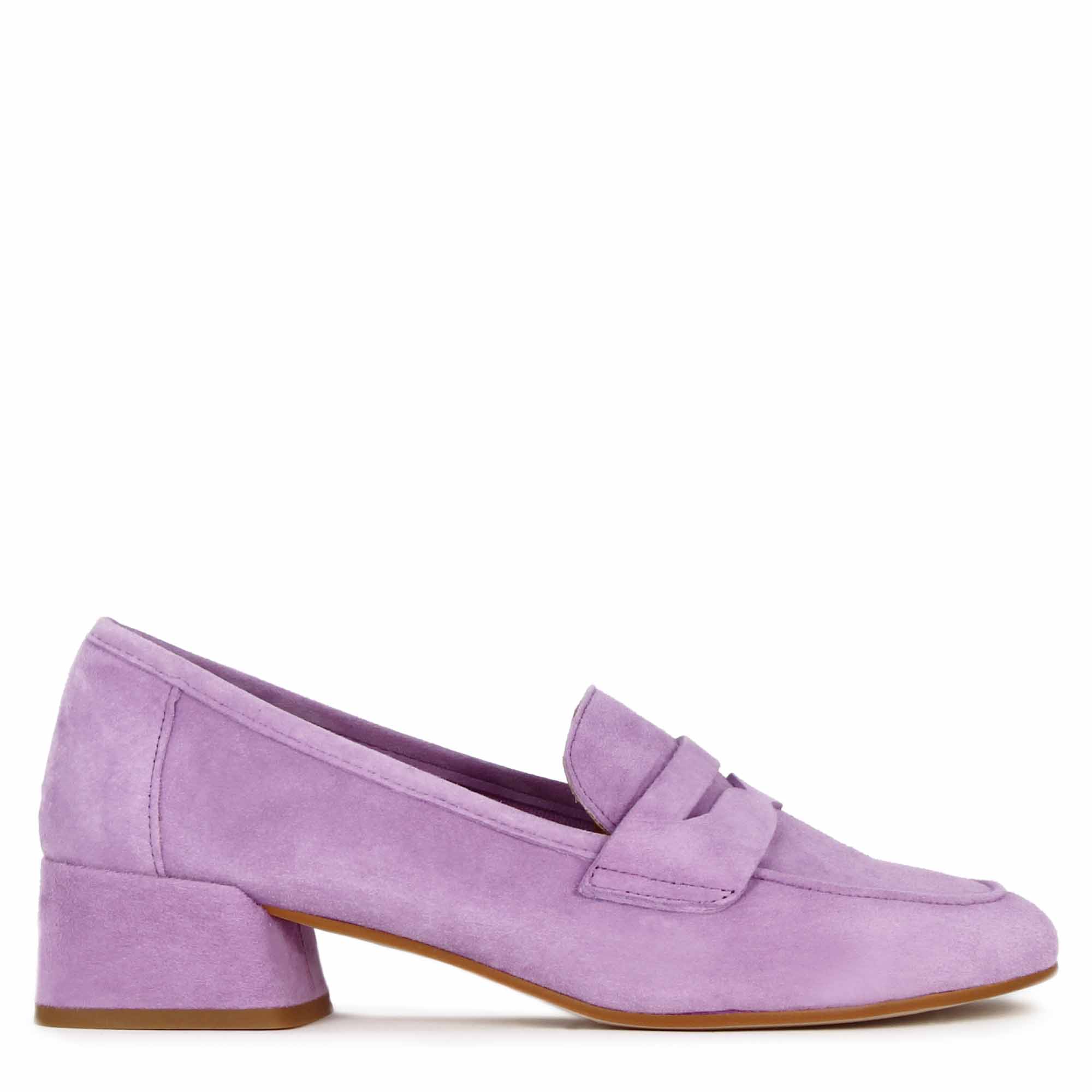 Classic handmade women's décolleté in purple suede