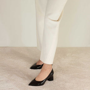 Escarpins pour femmes en cuir noir a talon moyen