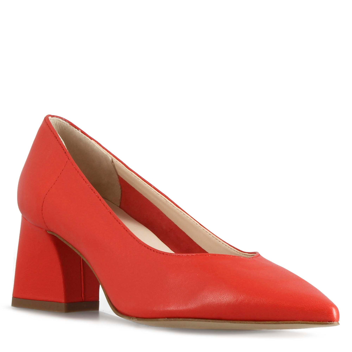 Women's pumps in red leather with medium heel