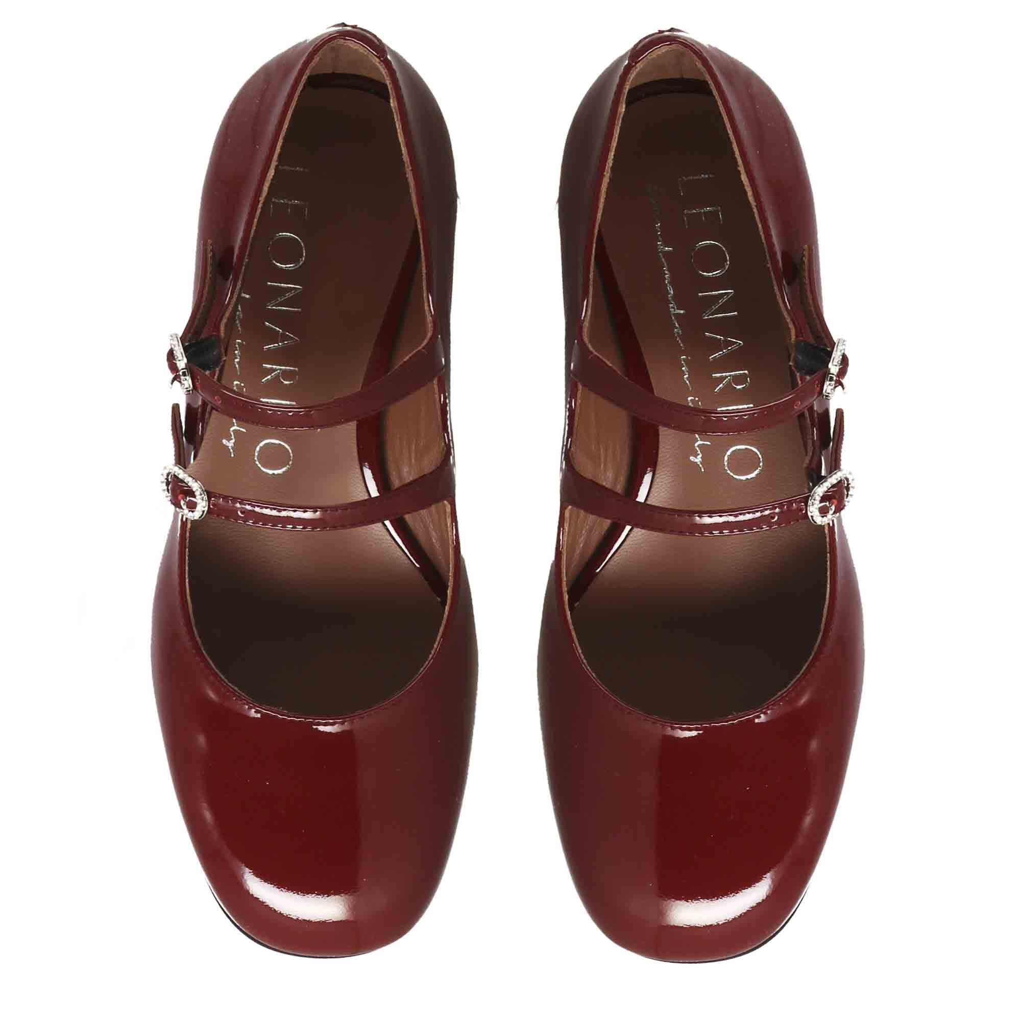 Bordeaux farbene Mary Jane Pumps aus Lackleder