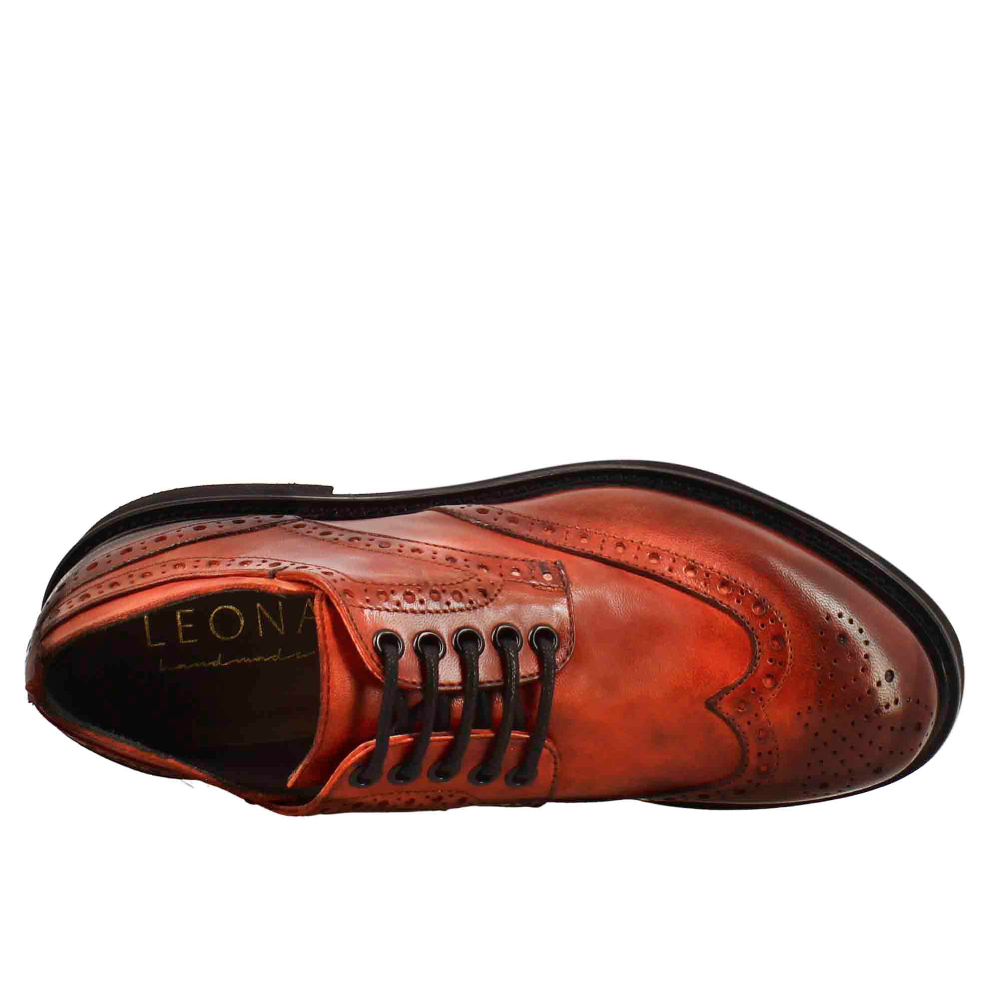 Derby en cuir lavé rouge pour femme avec détails de type brogue
