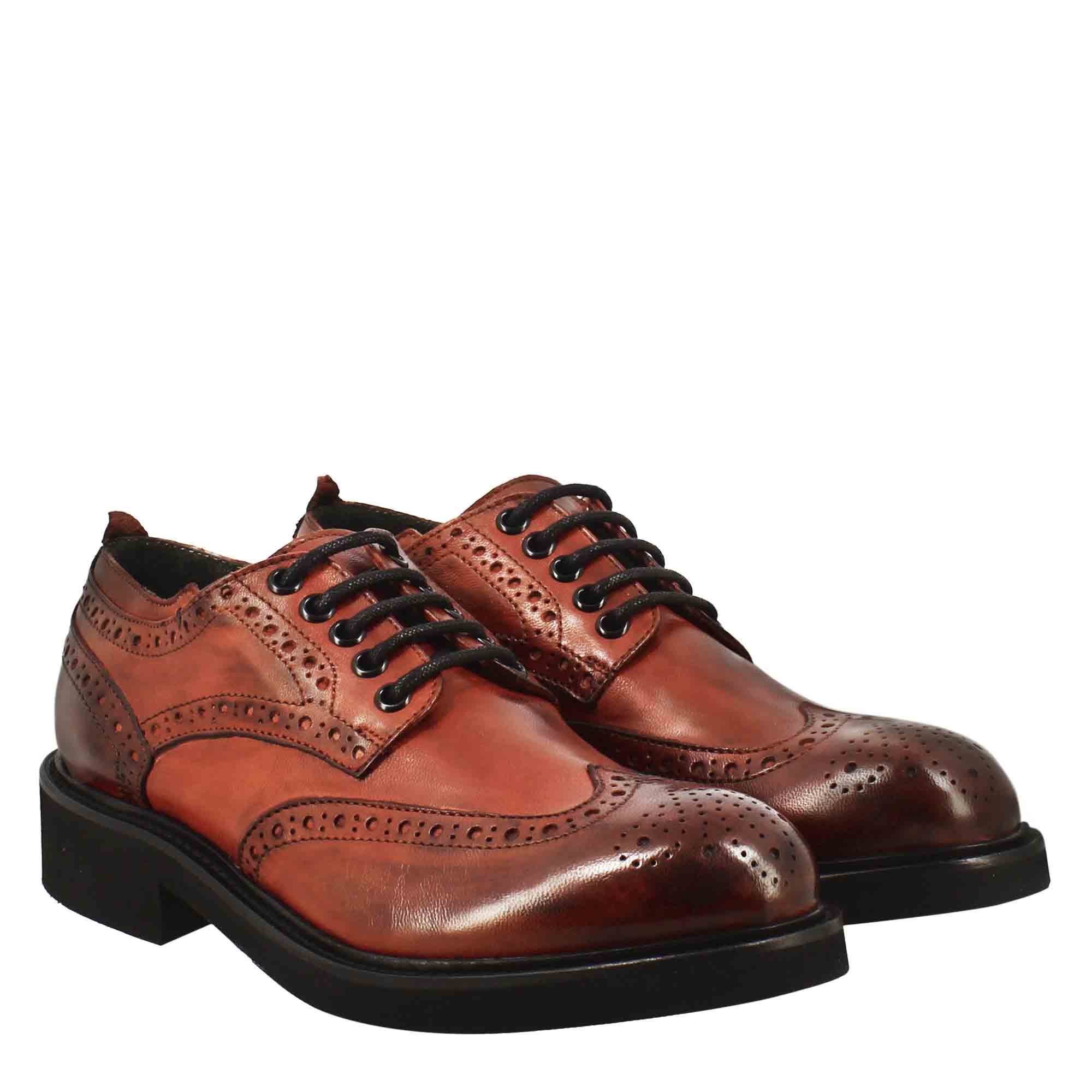 Derby en cuir lavé rouge pour femme avec détails de type brogue