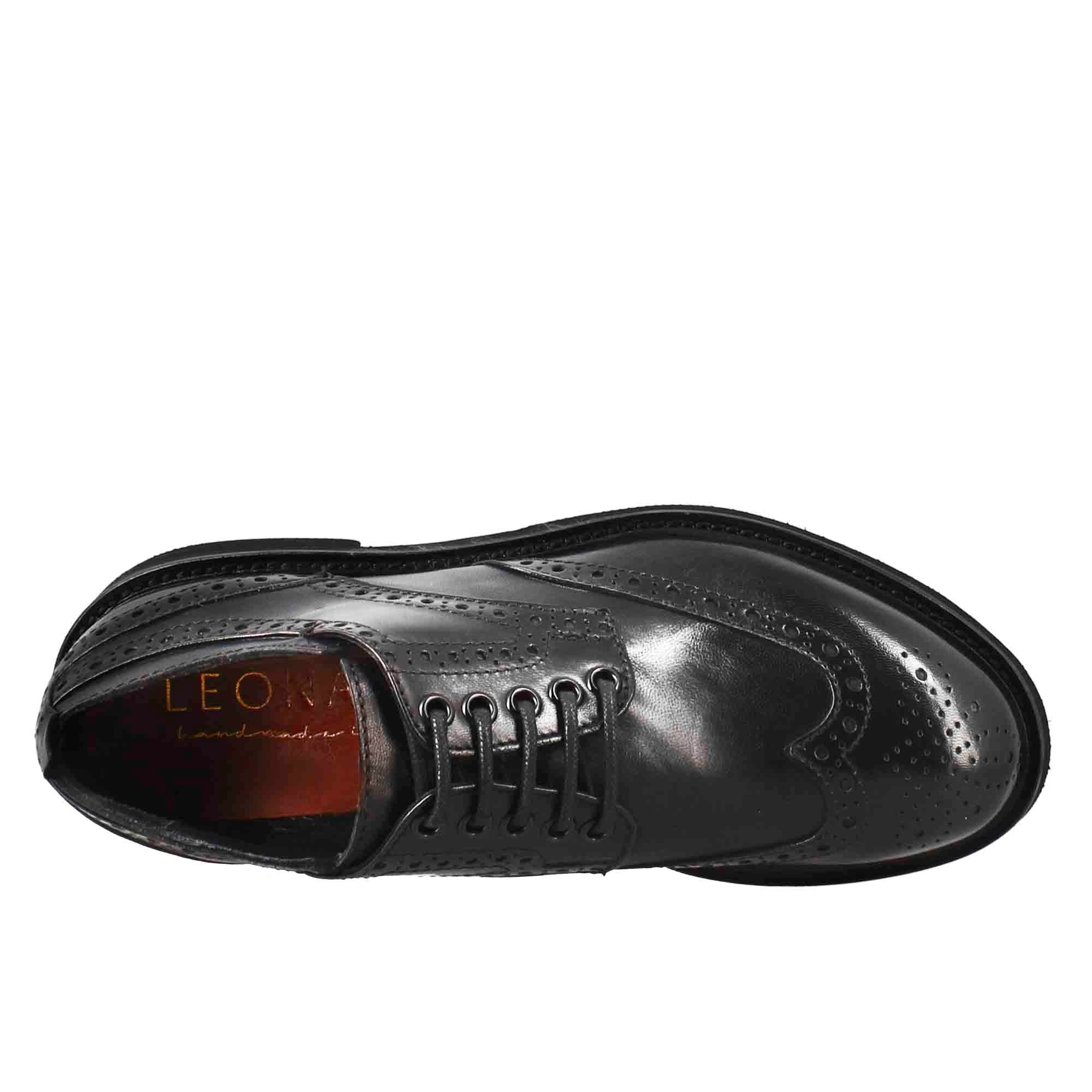 Women's derby with paupa brogue details in black washed leather