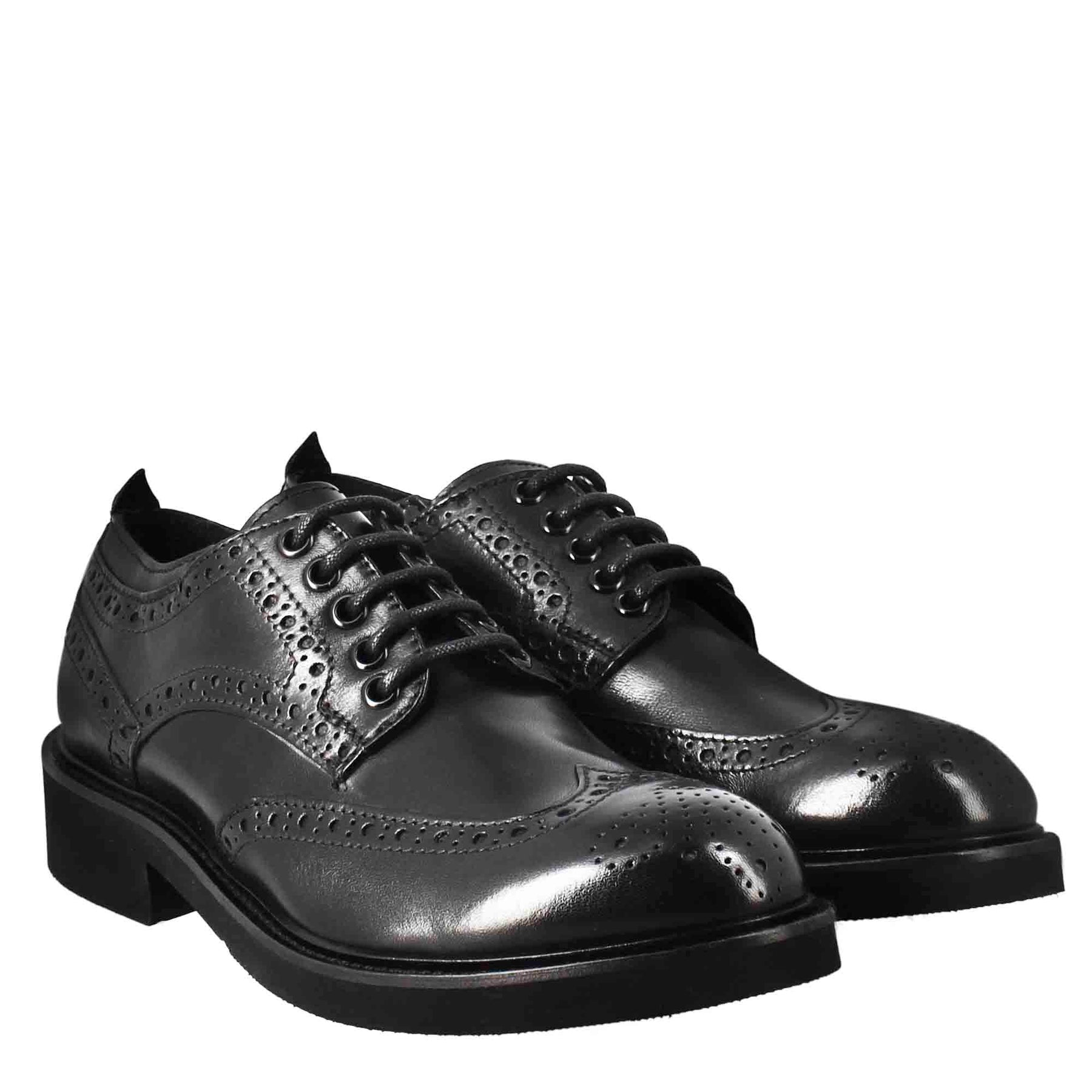 Women's derby with paupa brogue details in black washed leather