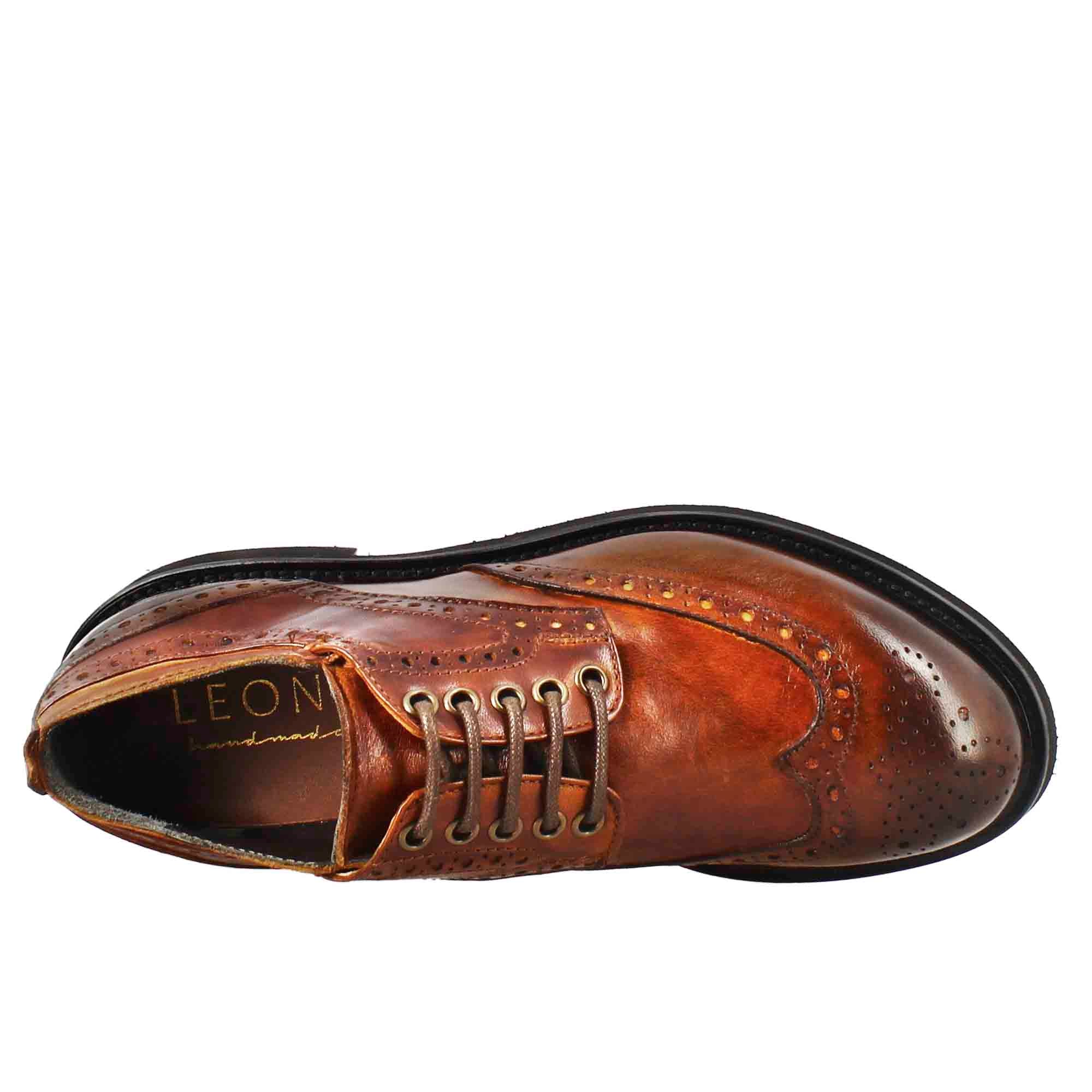 Derby da donna con dettagli brogue paupa in pelle lavata cuoio scuro