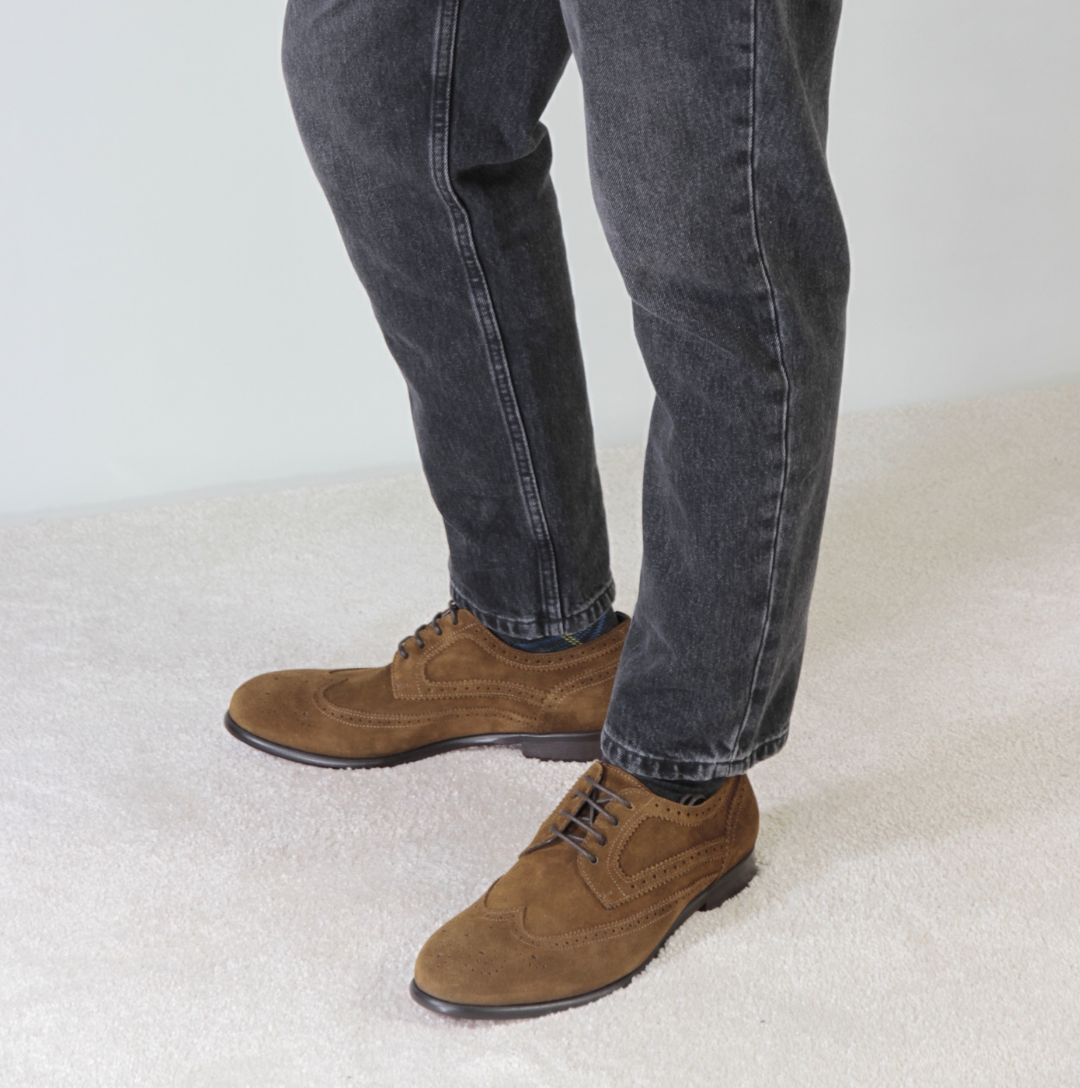 Derby élégant en daim marron pour hommes